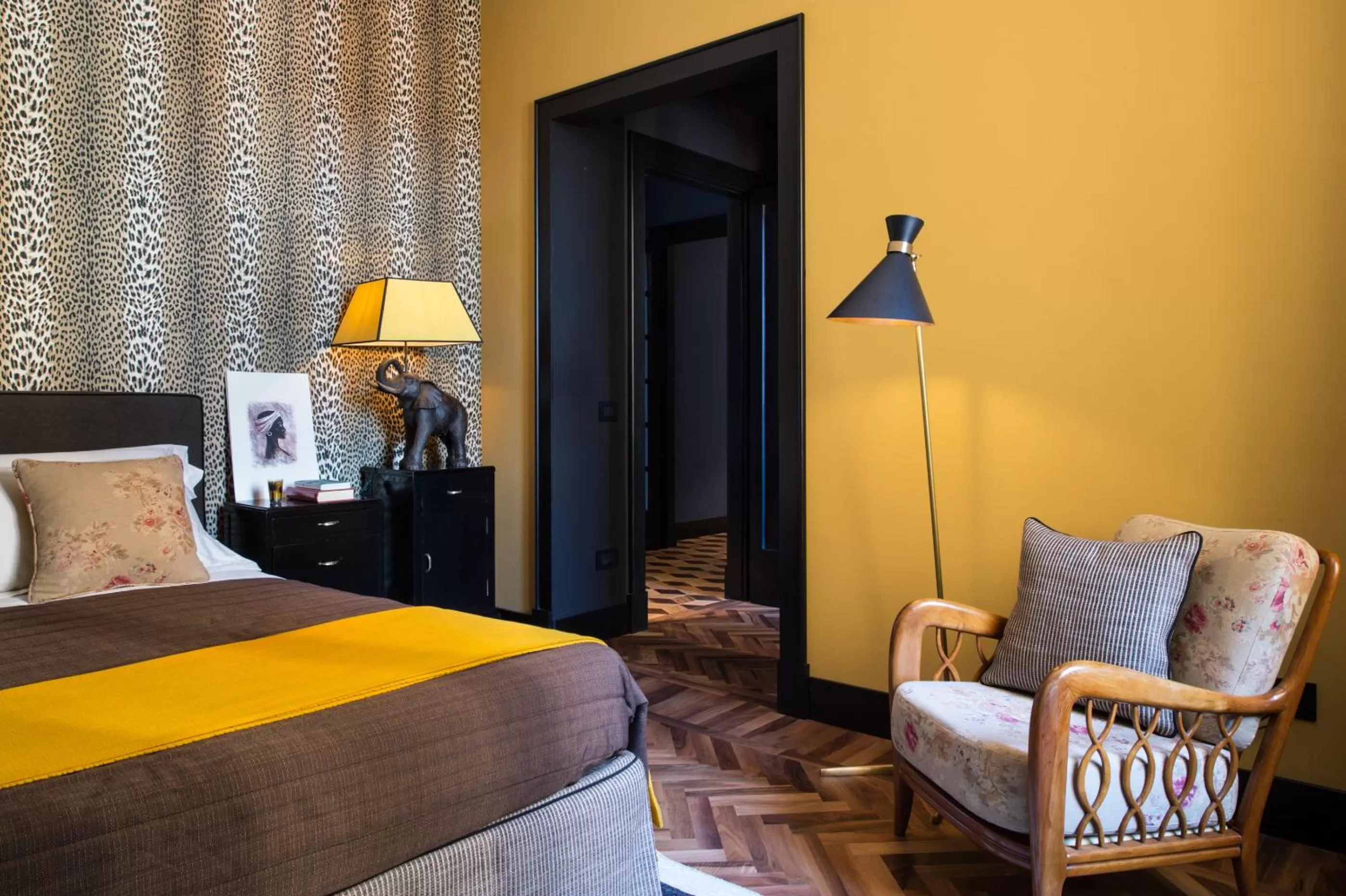 Seating area, Bed in Velona's Jungle Luxury Suites