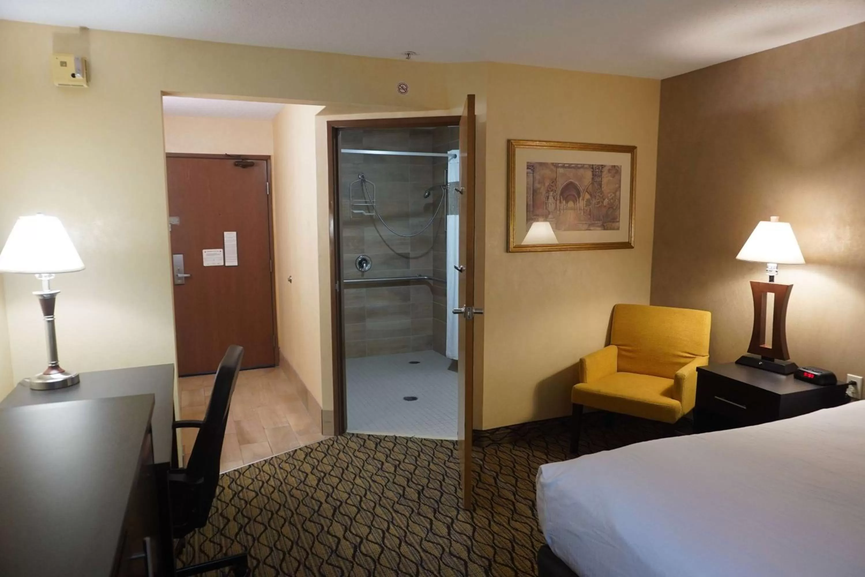 Bedroom, Bed in Baymont by Wyndham Bridgeport/Frankenmuth