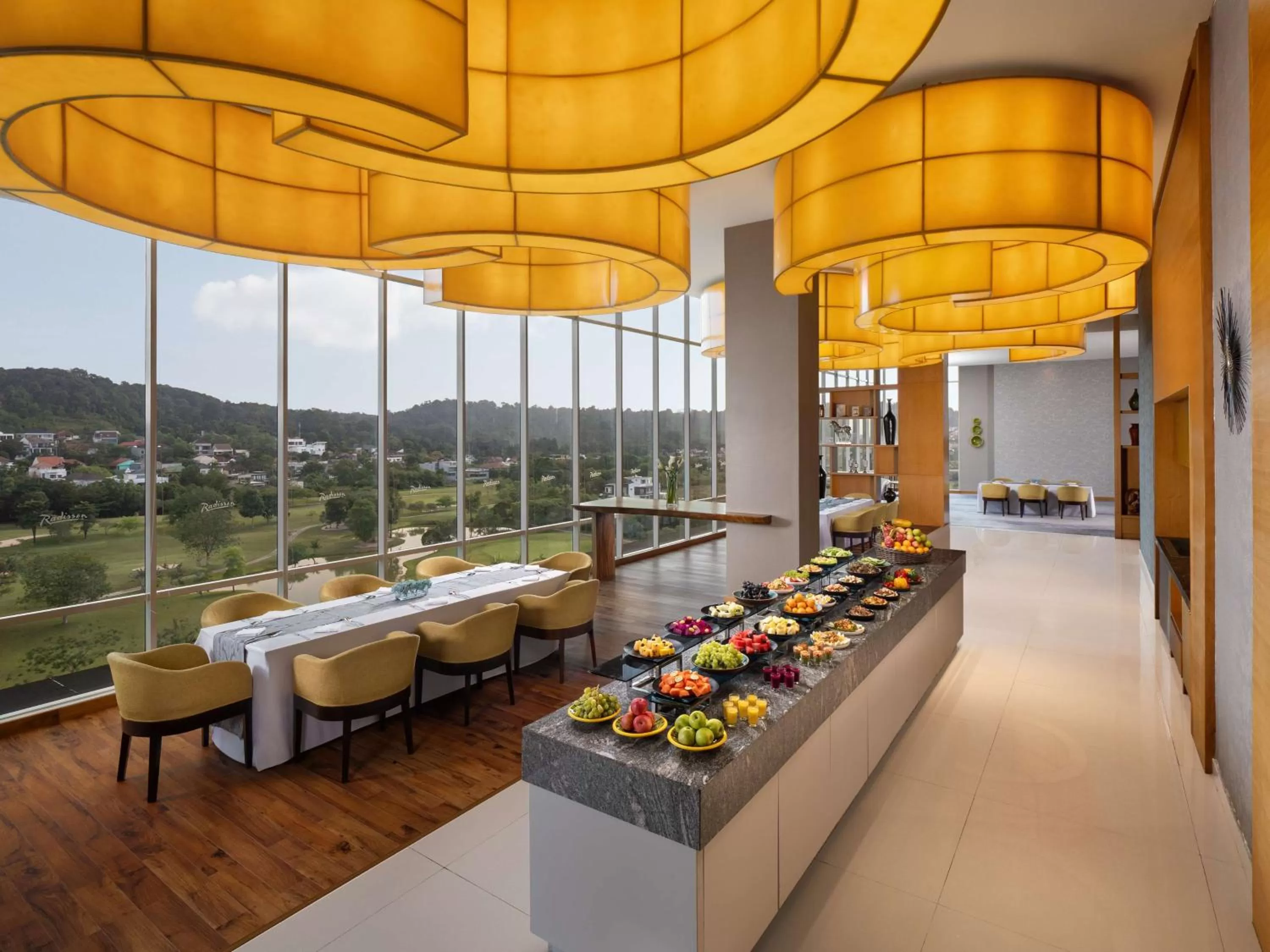 Lounge or bar in Radisson Golf & Convention Center Batam