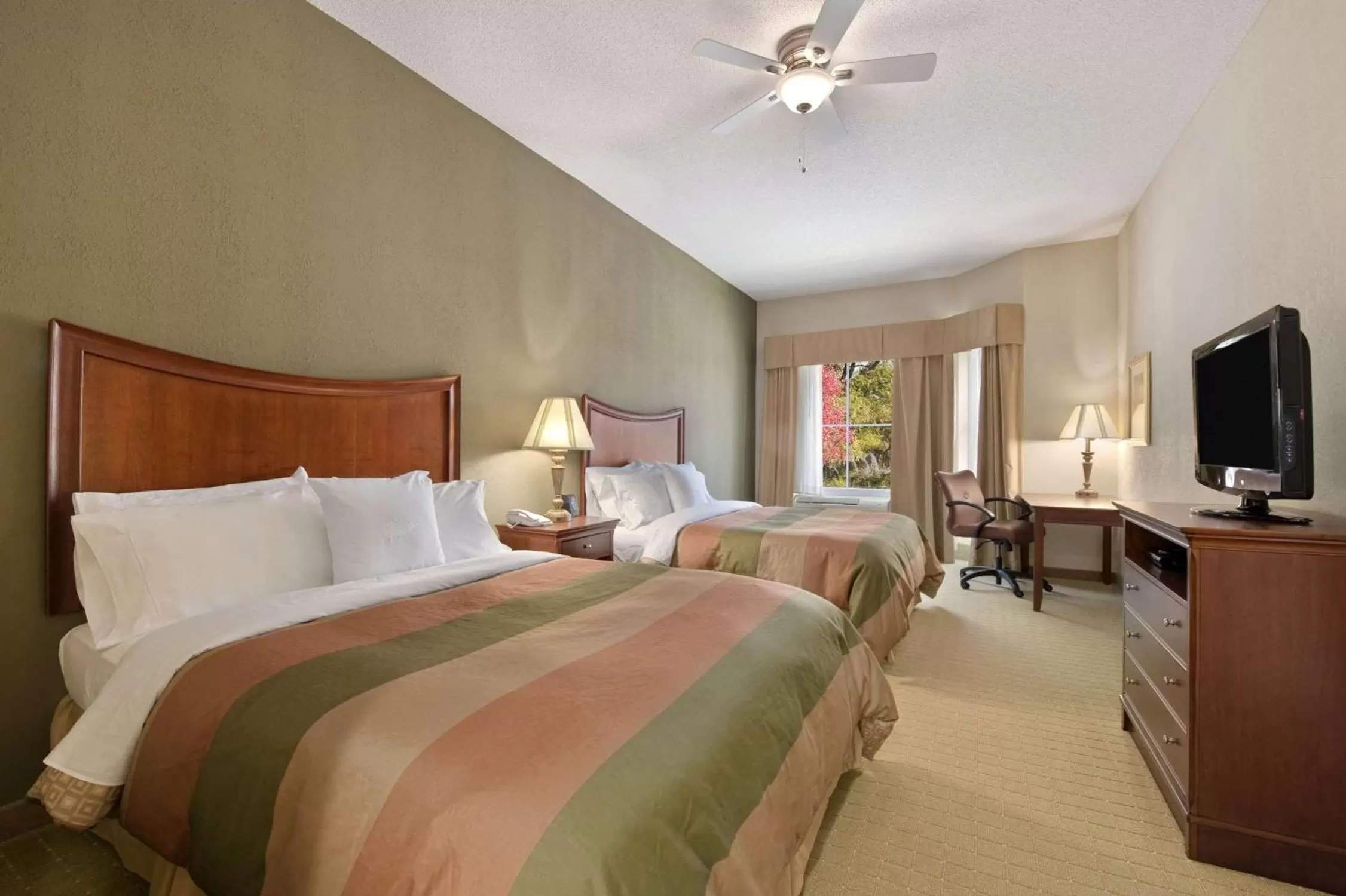One-Bedroom Queen Suite with Two Queen Beds - Non-Smoking in Homewood Suites by Hilton Rochester - Victor