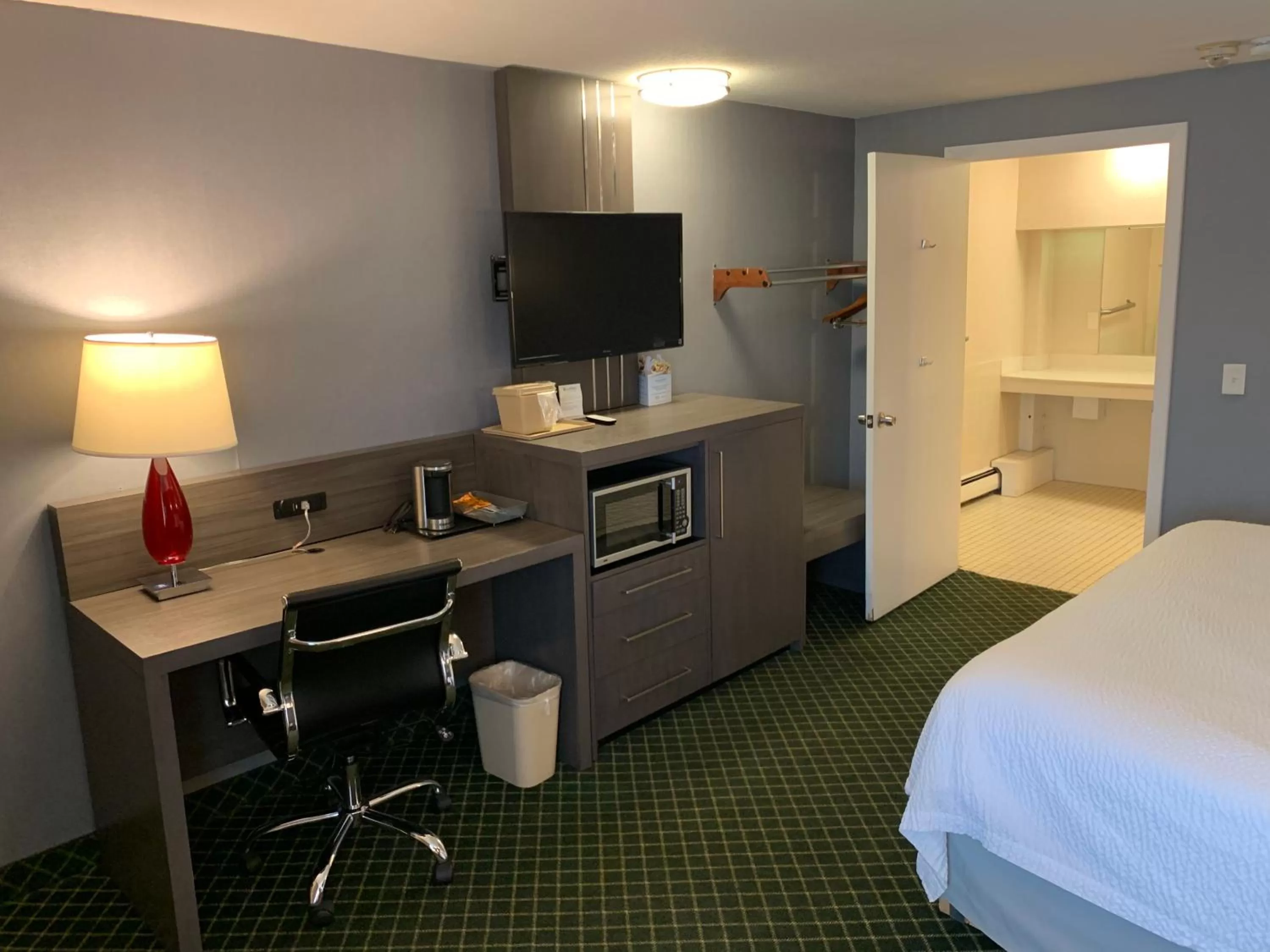 Bed in Super 8 by Wyndham Sturbridge