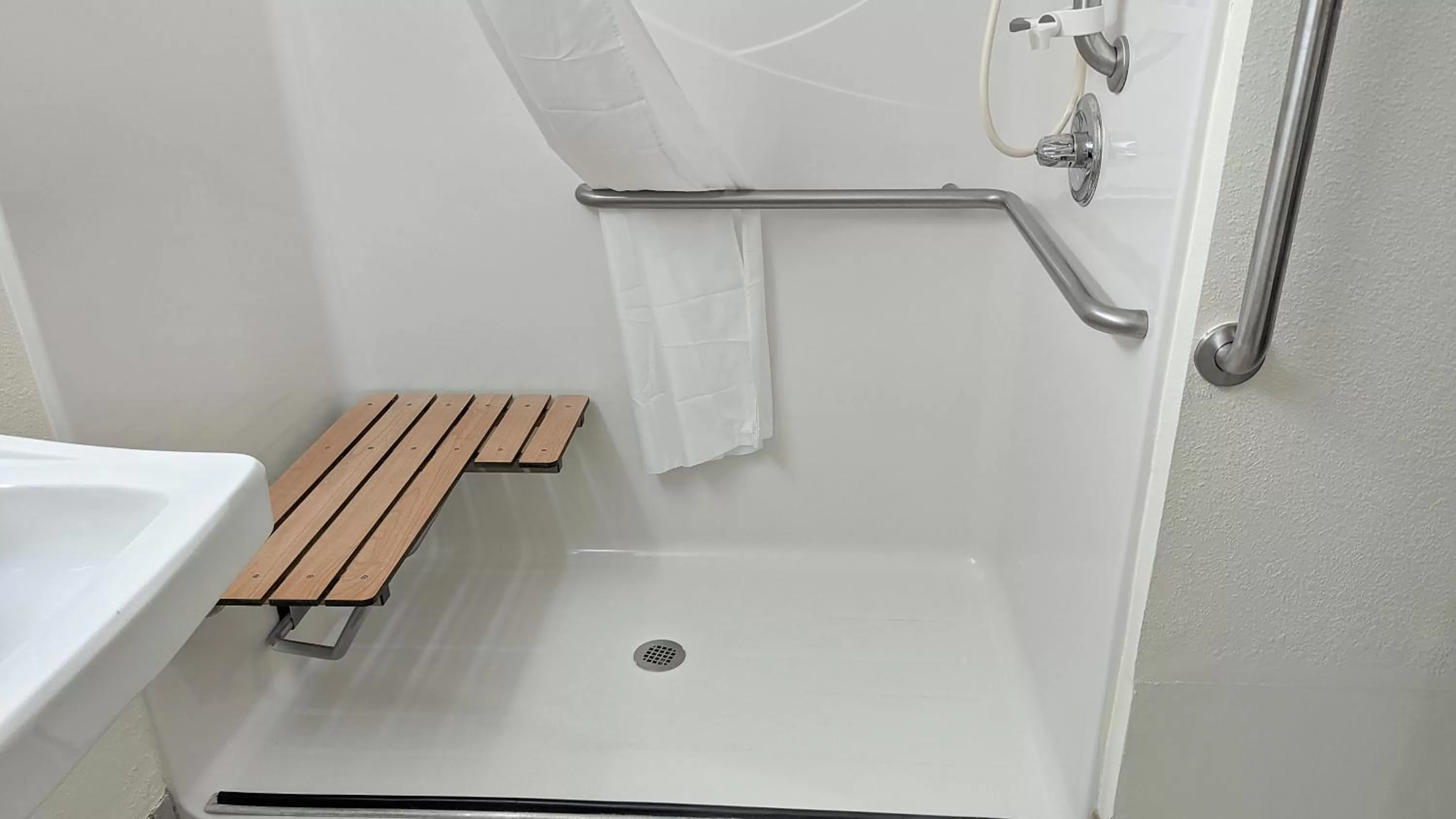 Estherville Hotel & Suites