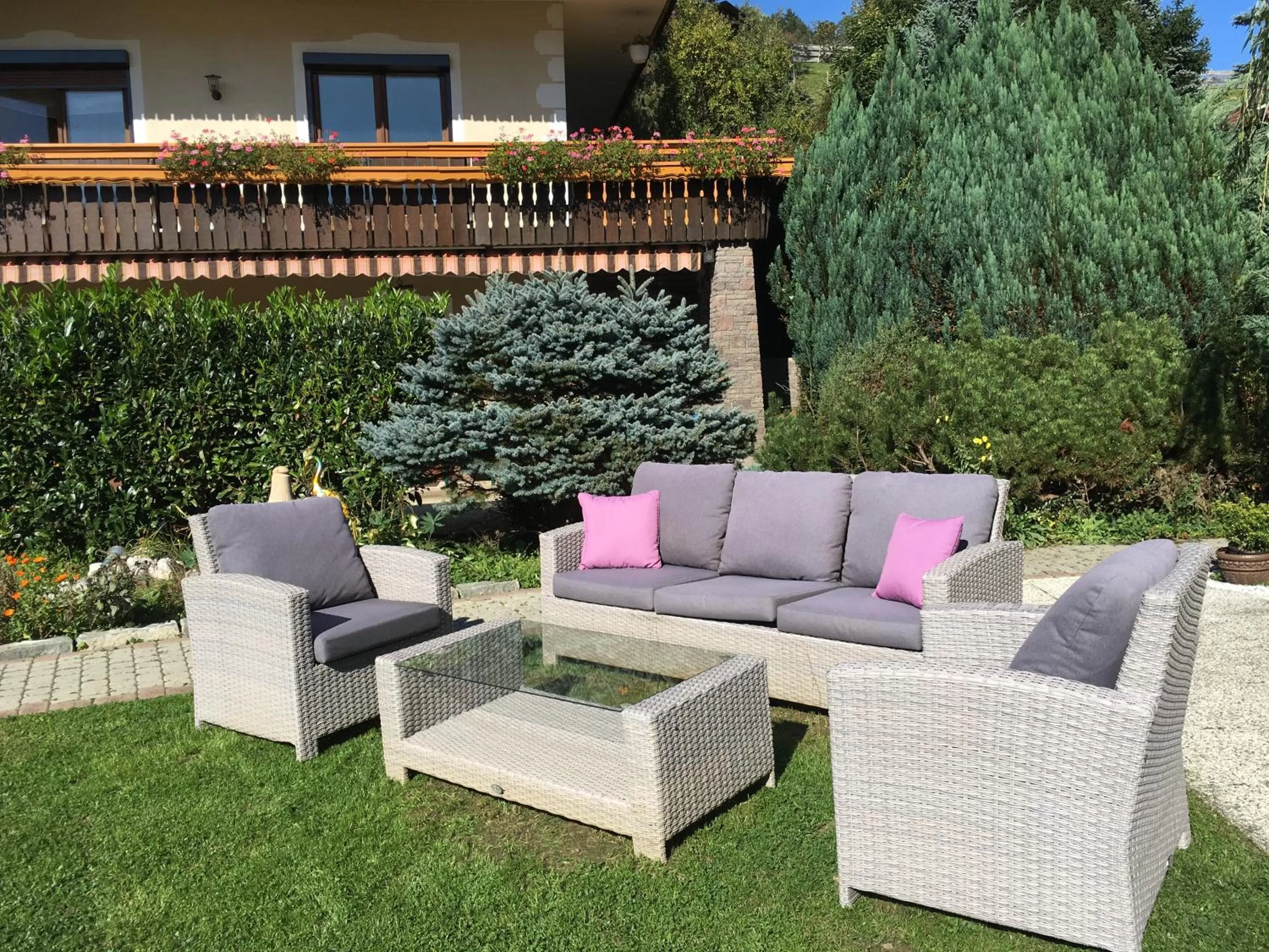 Garden in B&B Pension Karlsdorfer Hof