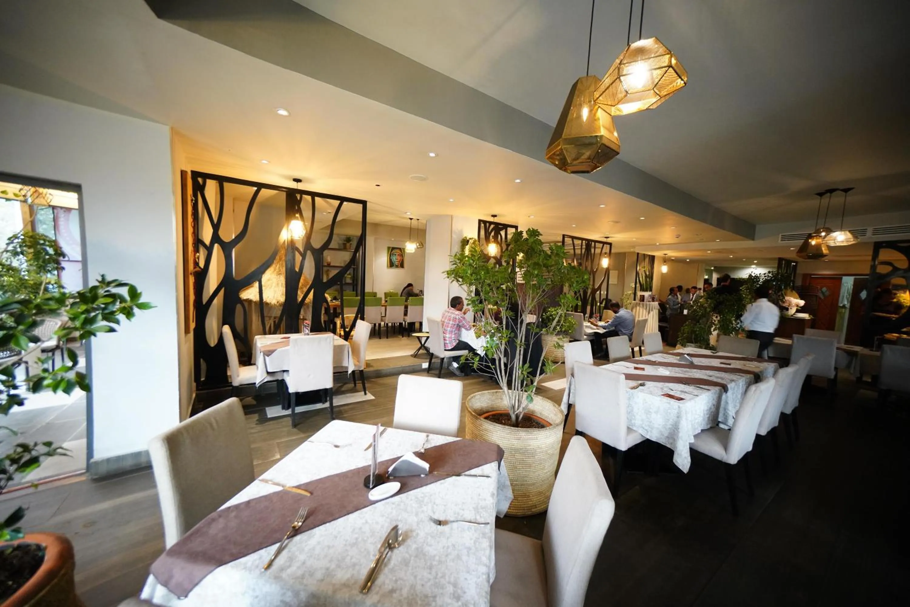 Restaurant/places to eat in Mado Hotel