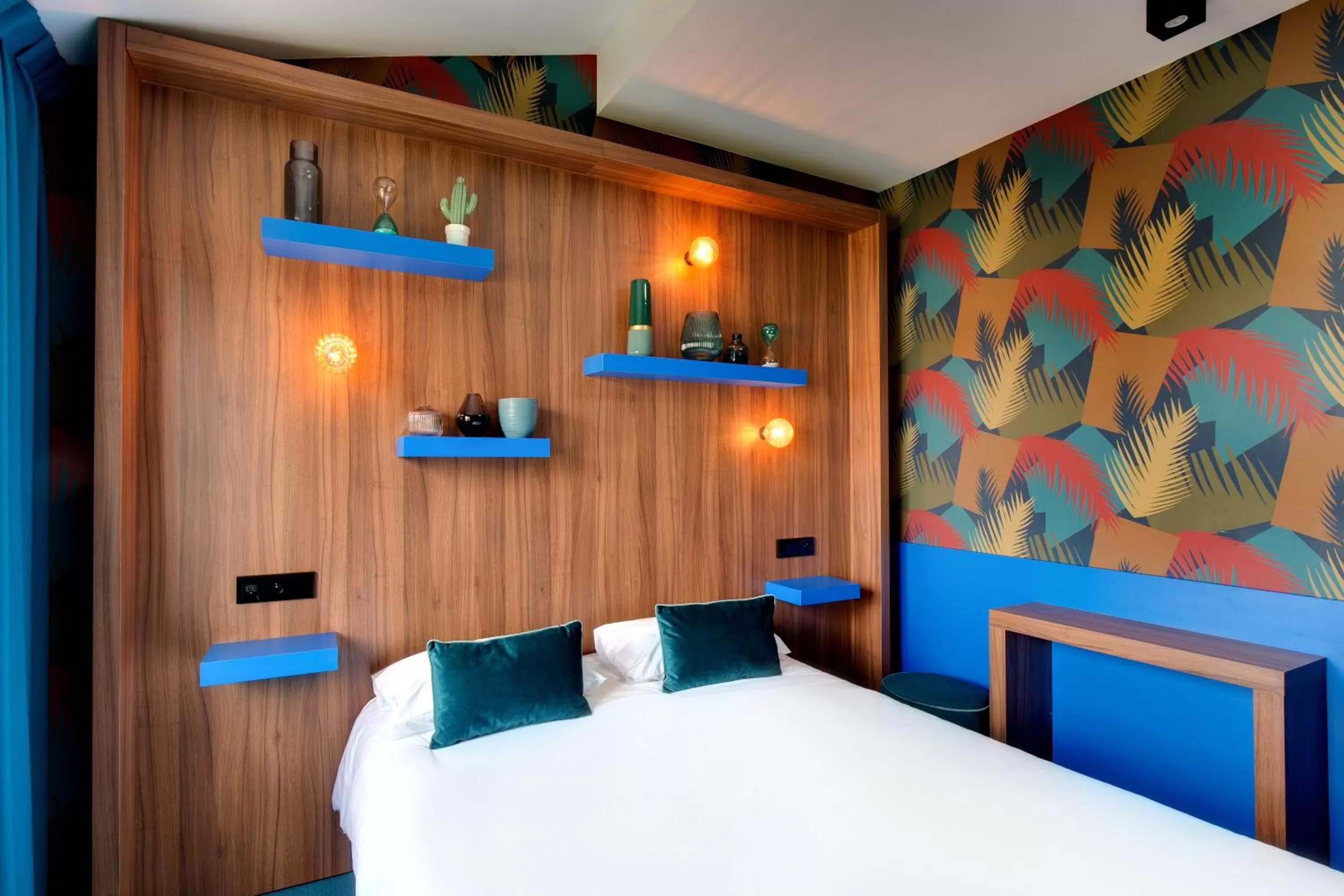 Bed in Hôtel Montmorency & Spa