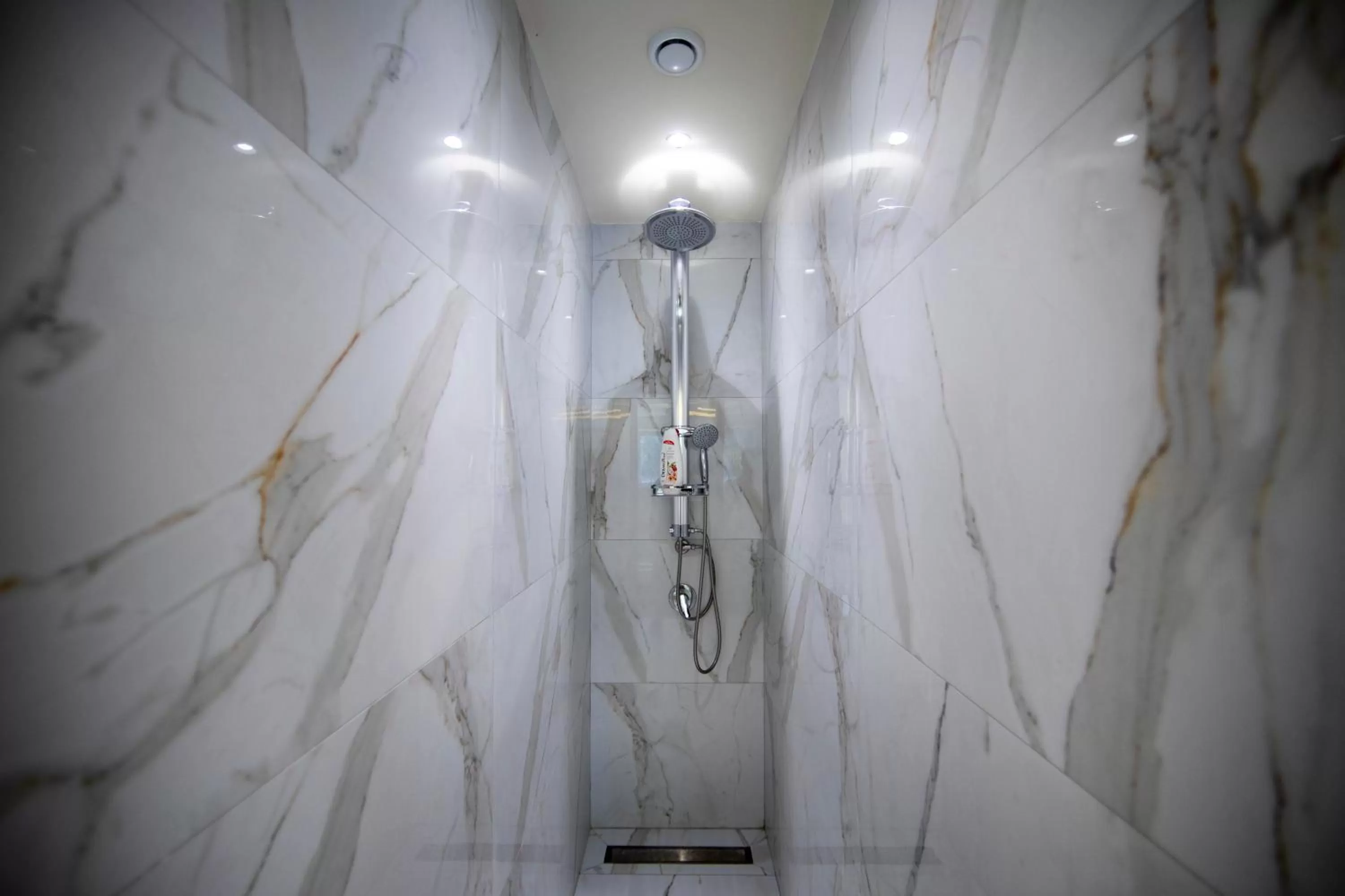 Shower in Adriatik Hotel, BW Premier Collection