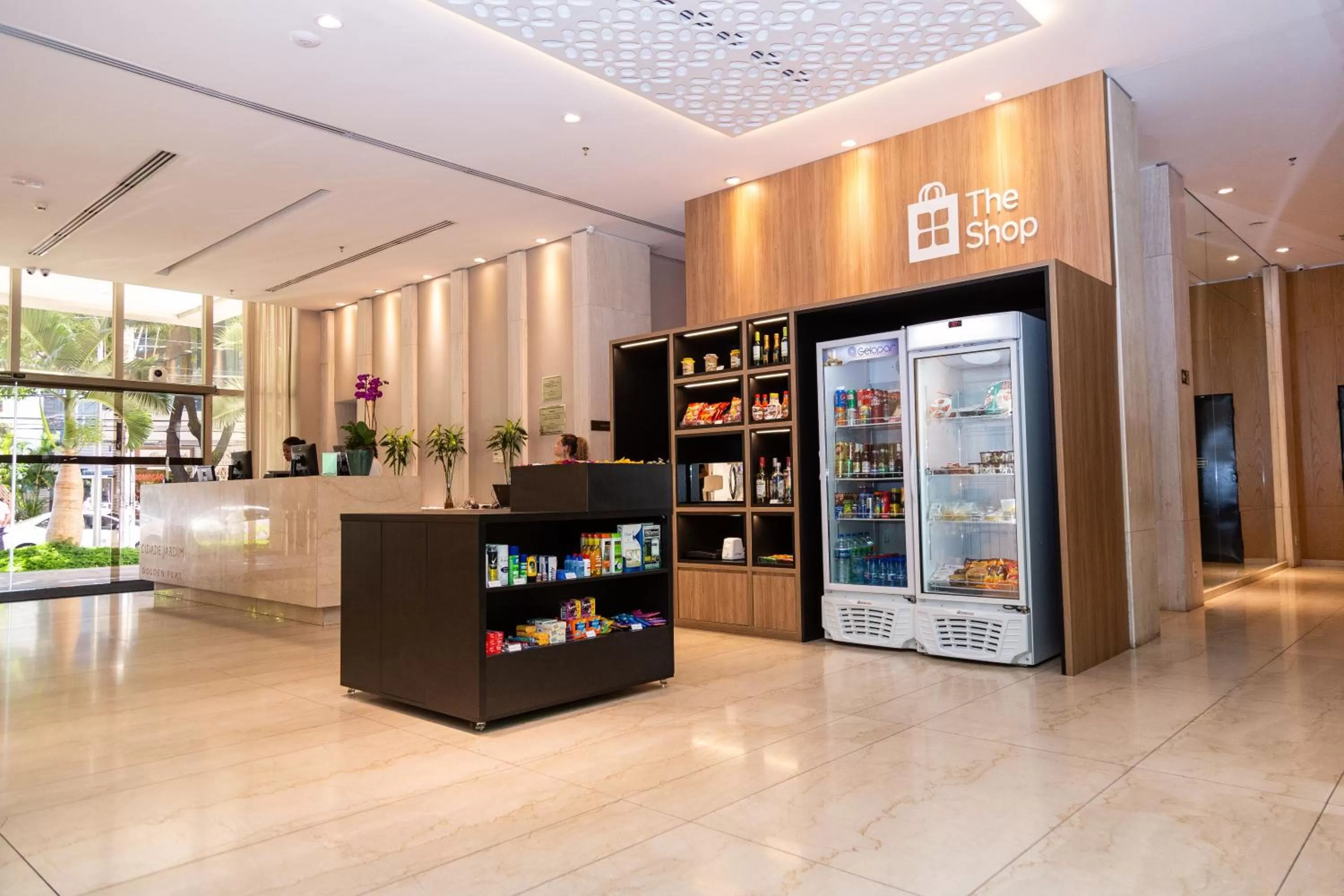 On-site shops in Hilton Garden Inn Belo Horizonte Lourdes
