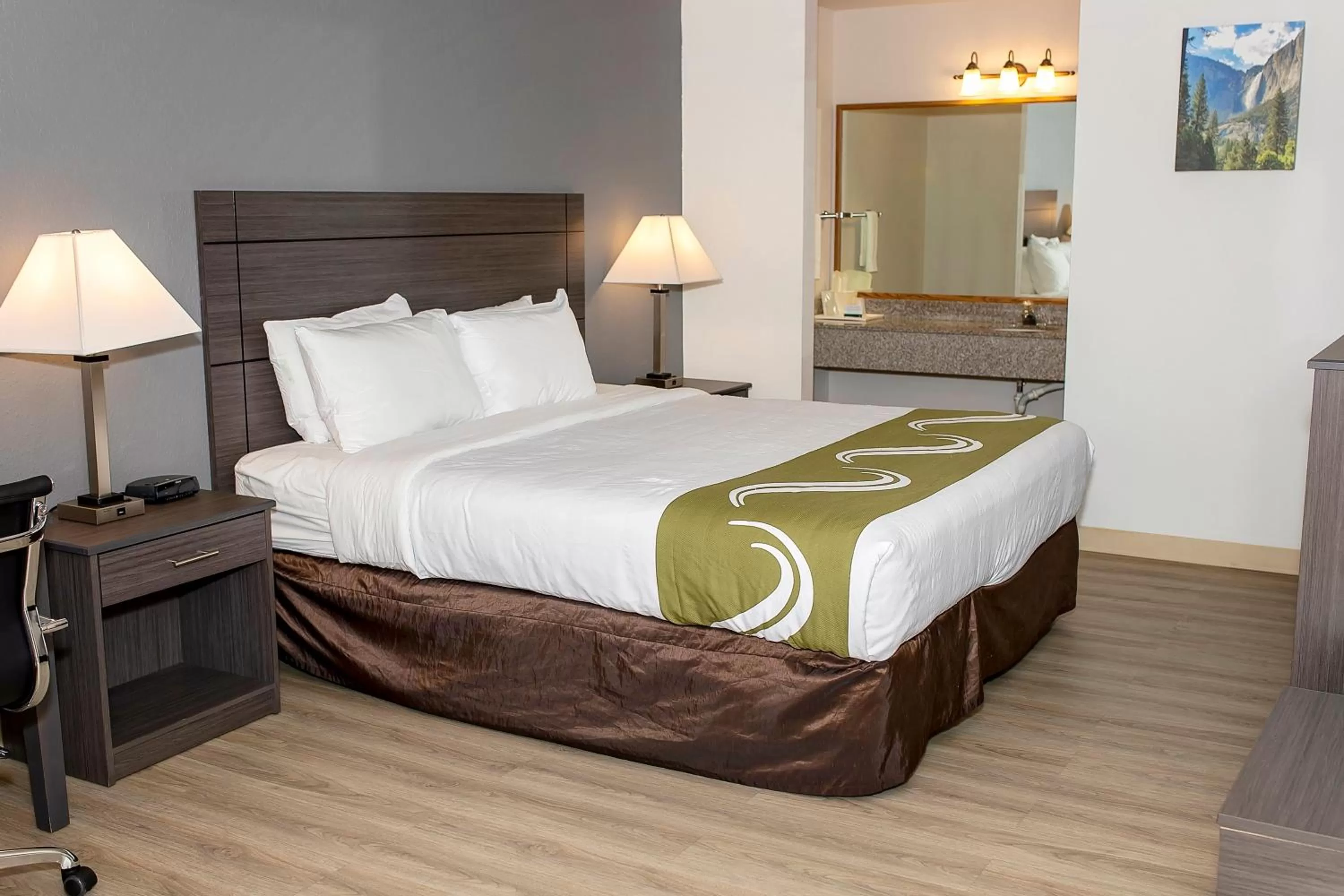 Standard King Room - Non-Smoking  in Quality Inn & Suites Redwood Coast