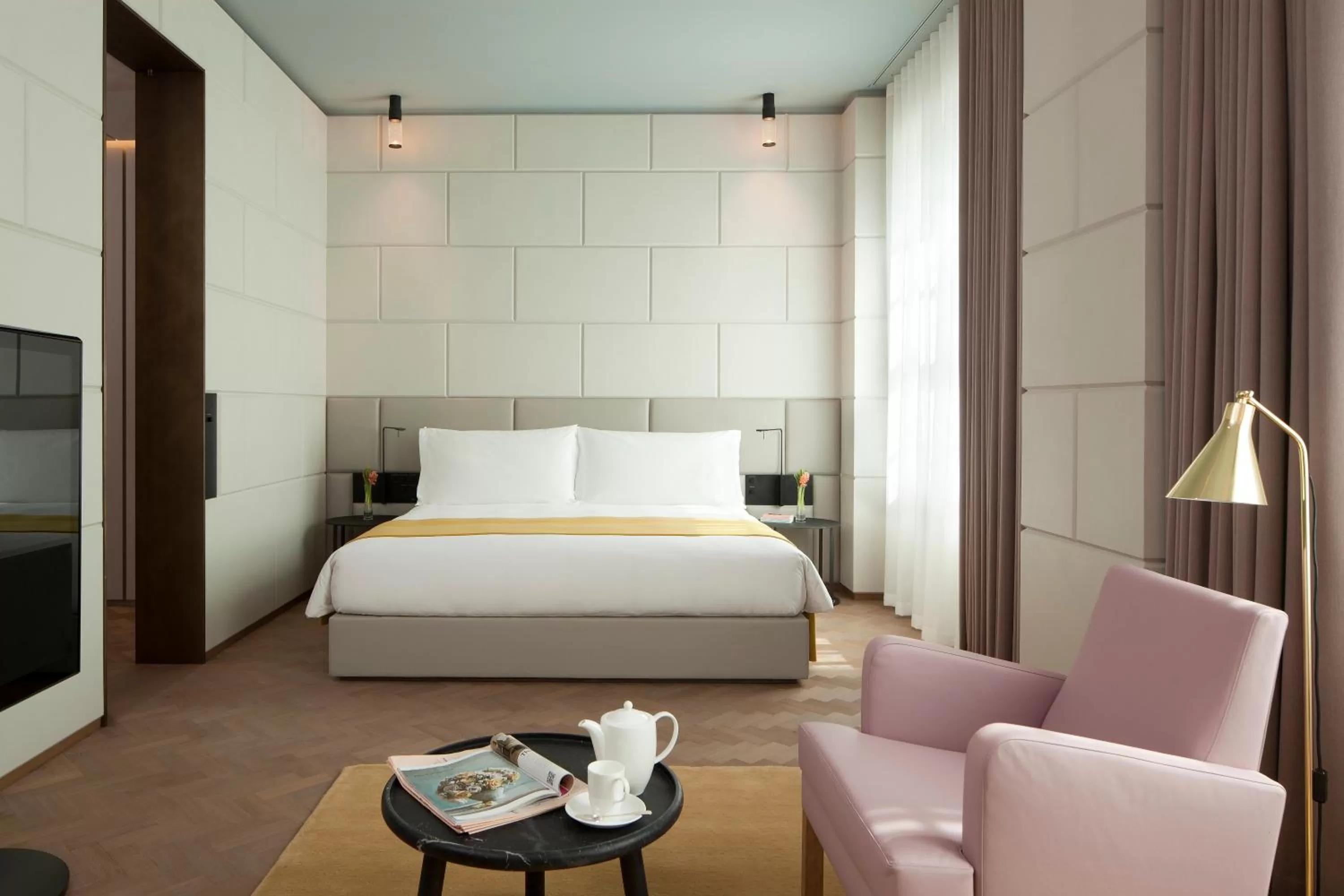 Bedroom, Bed in Hotel Cafe Royal