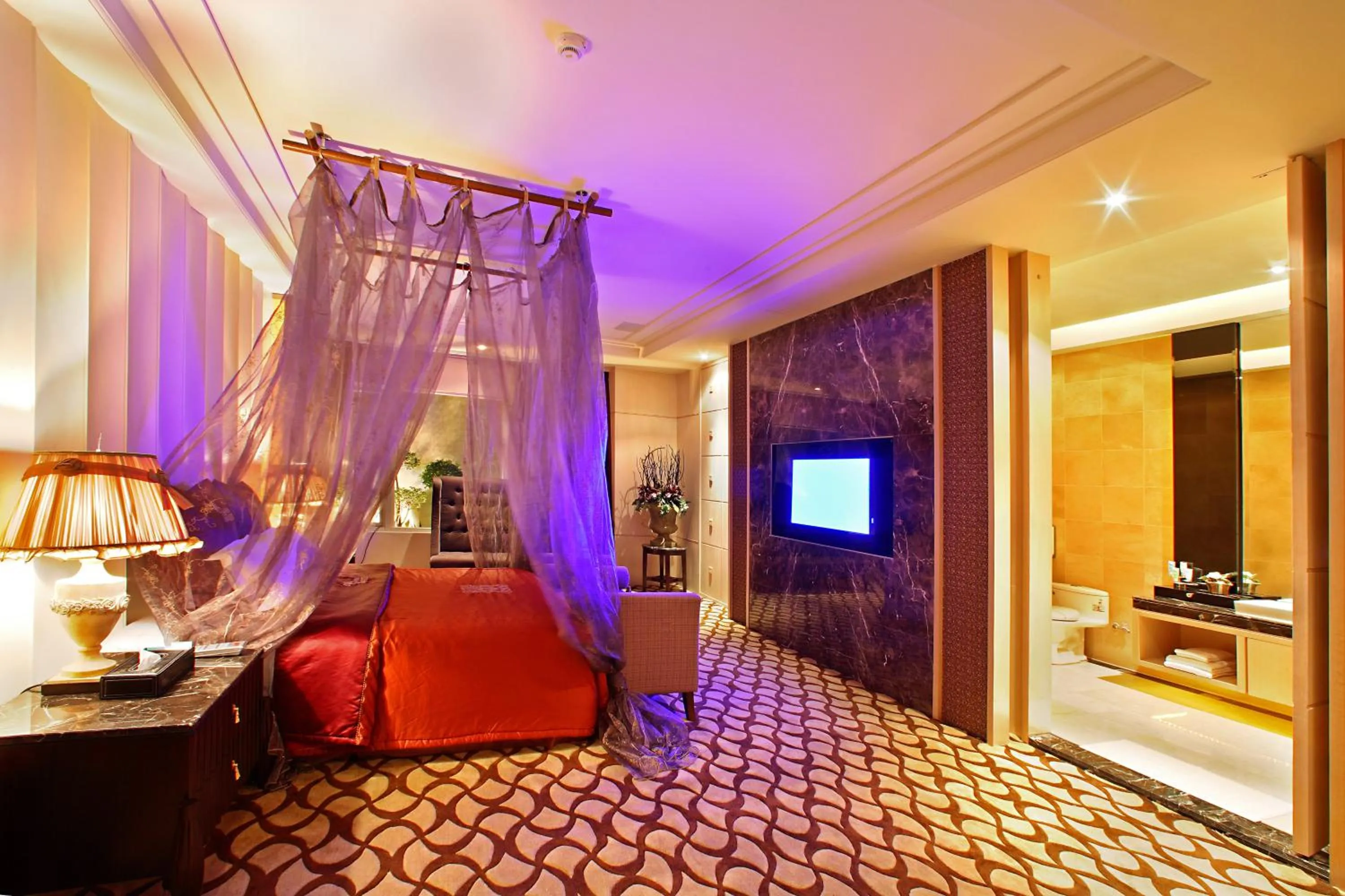 Photo of the whole room, Bed in Young Motel - Taoyuan