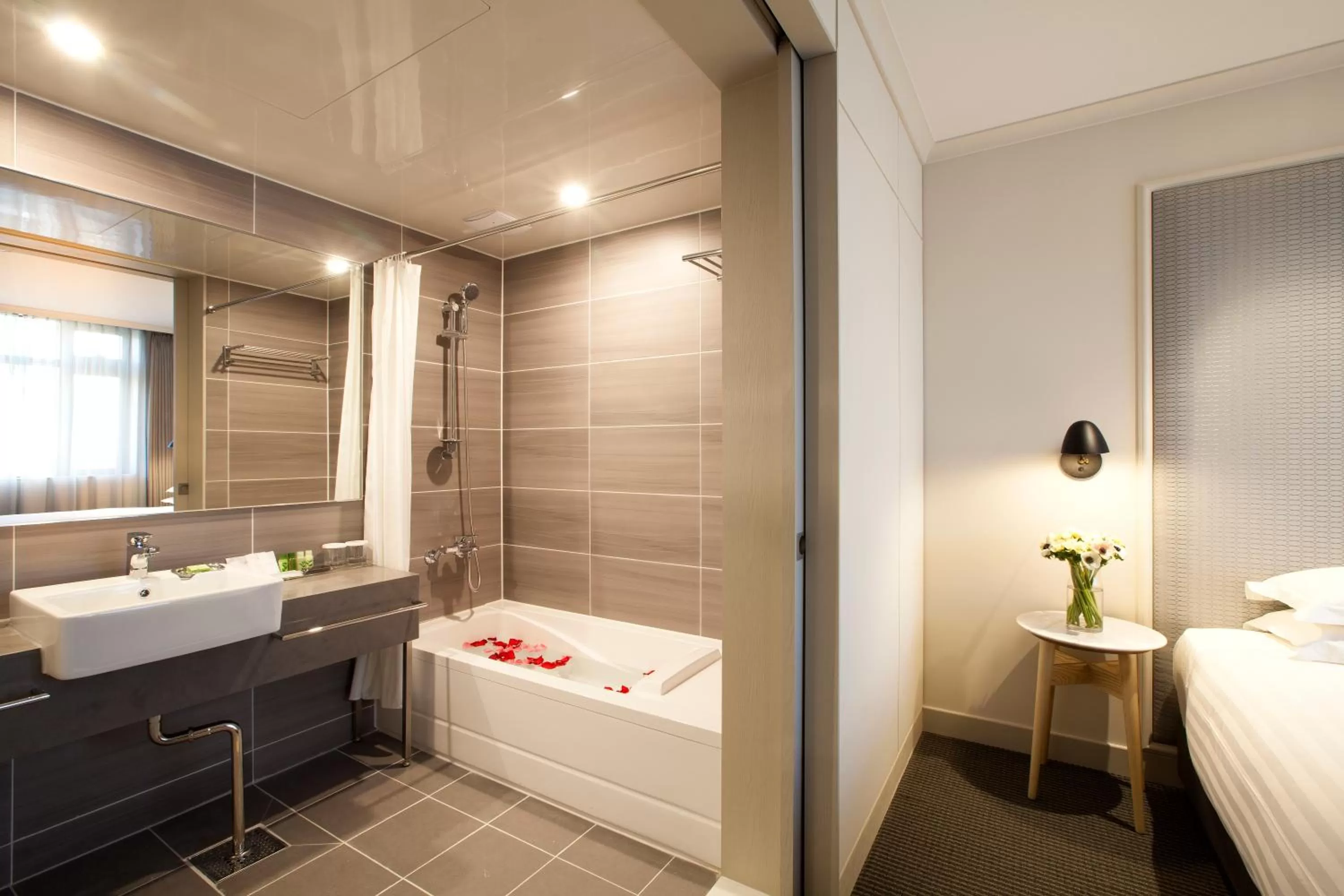 Decorative detail, Bed in G2 Hotel Myeongdong