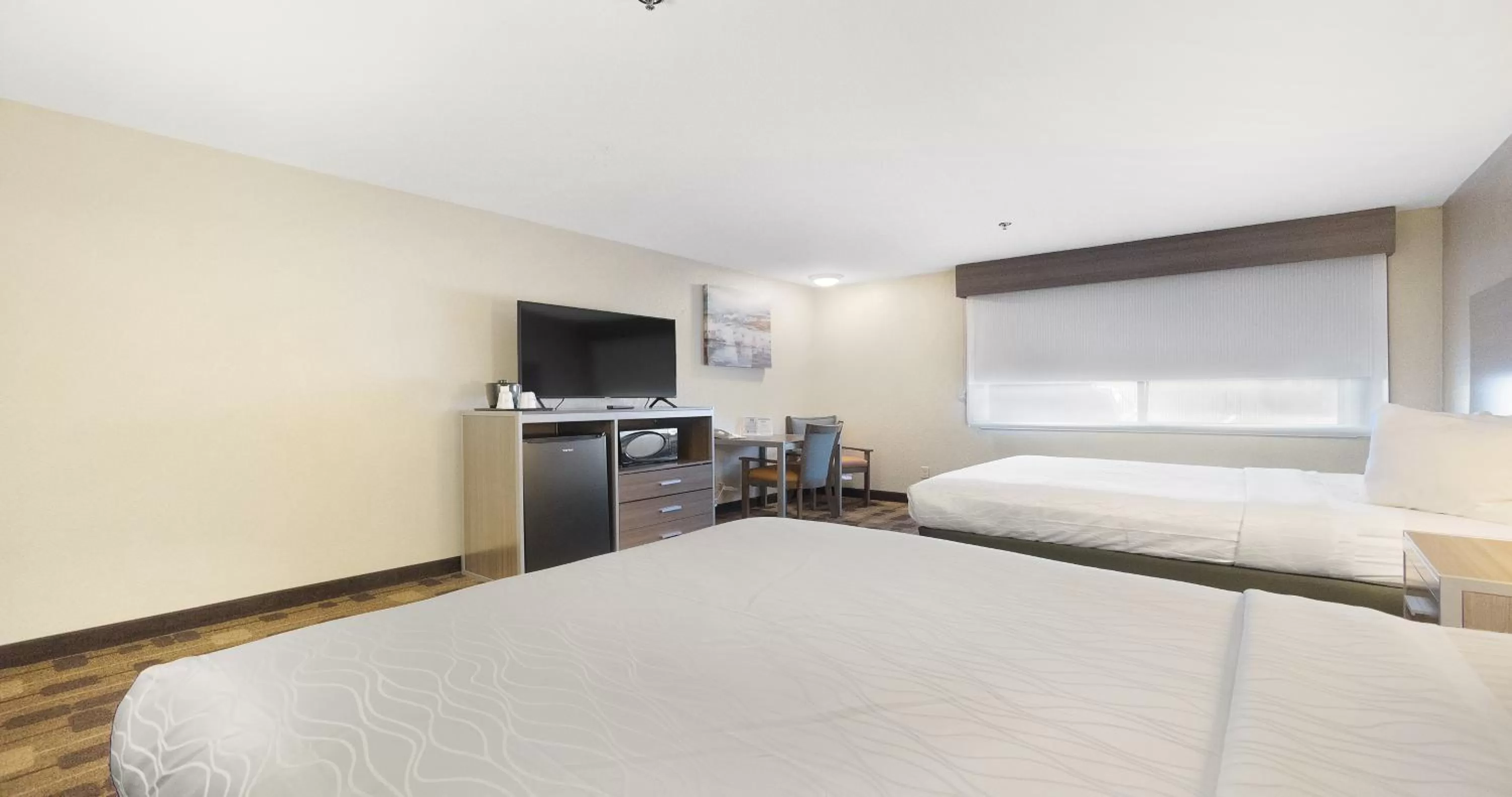 Bed in Best Western Amador Inn