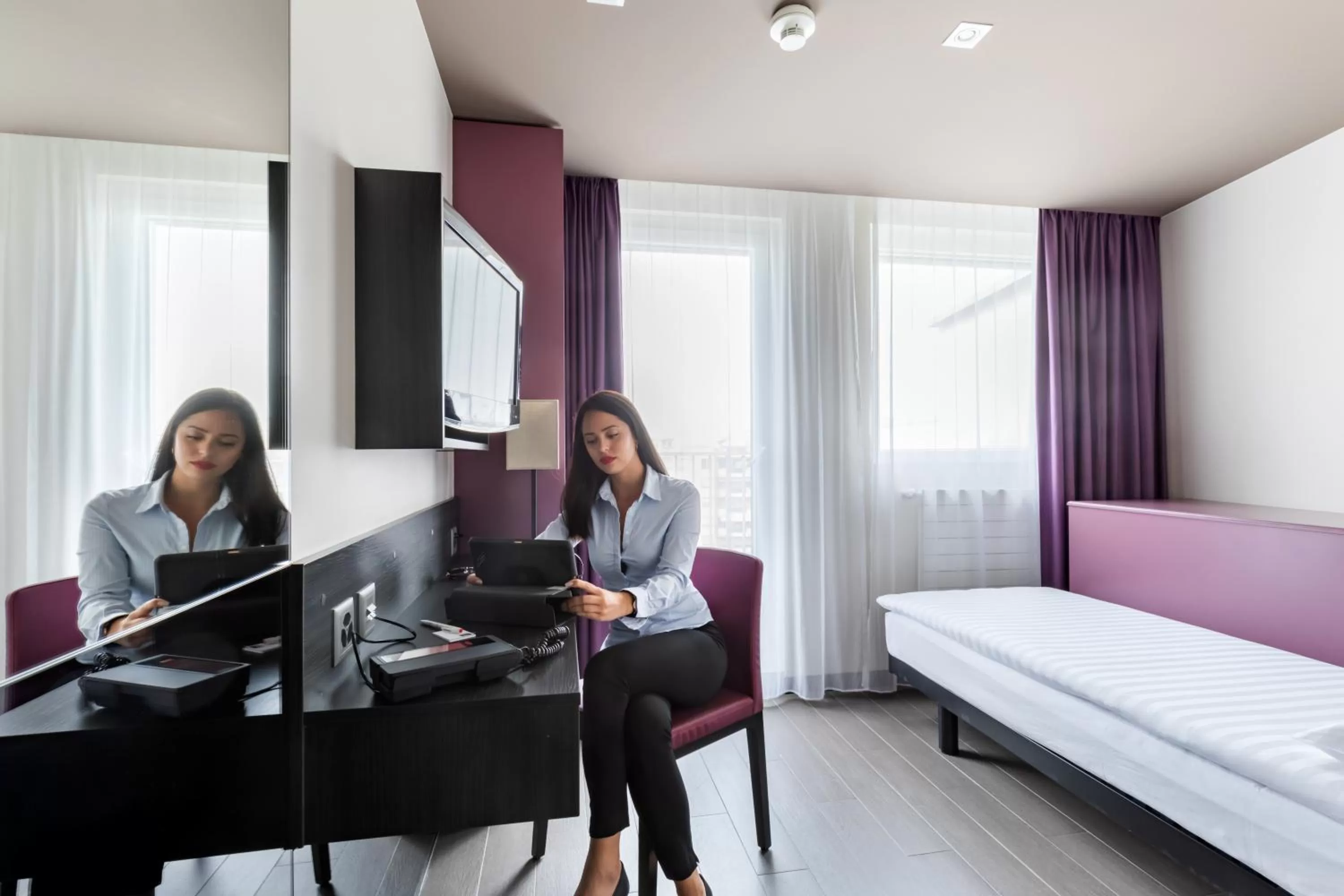 People, Bed in Hôtel Les Nations