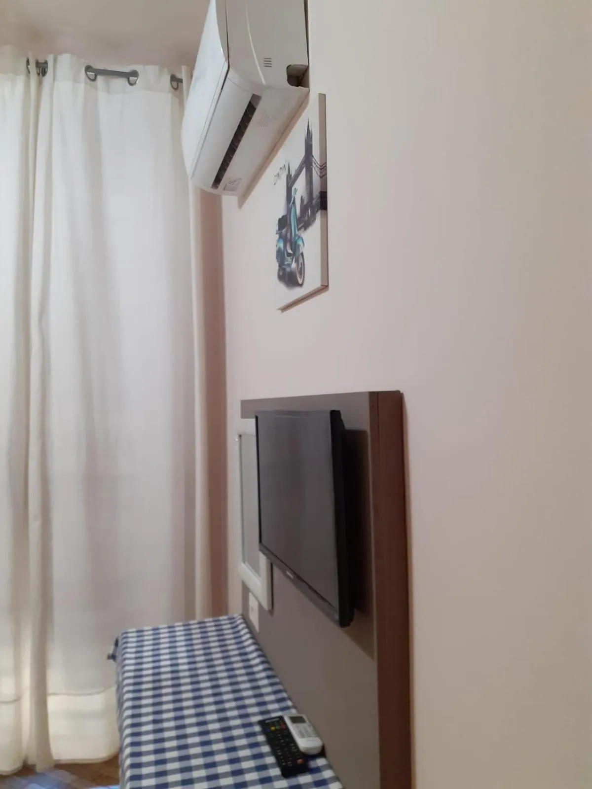 TV and multimedia in Megaride Guest House