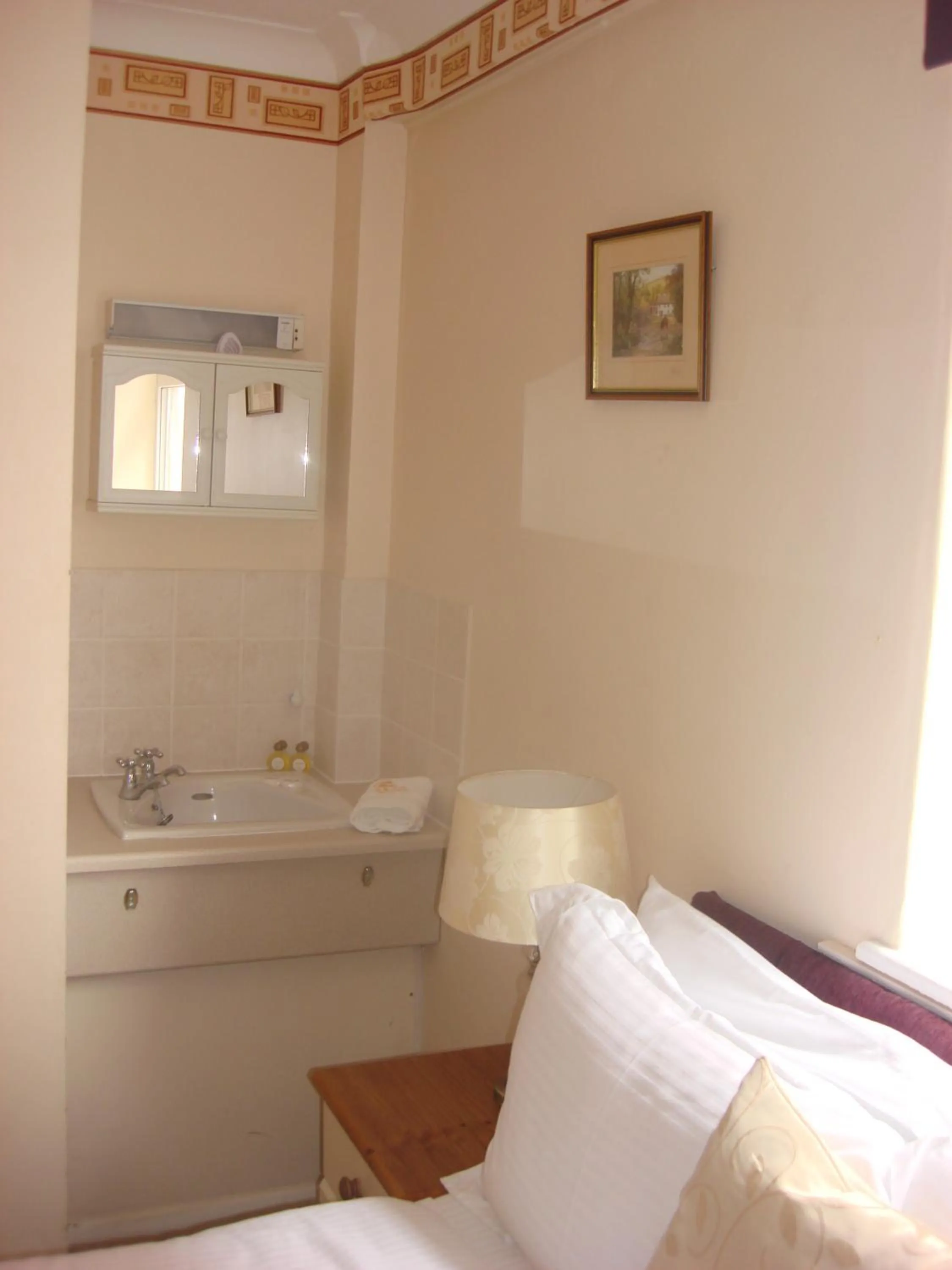 Bedroom, Bed in Yellow Mountain Hotel