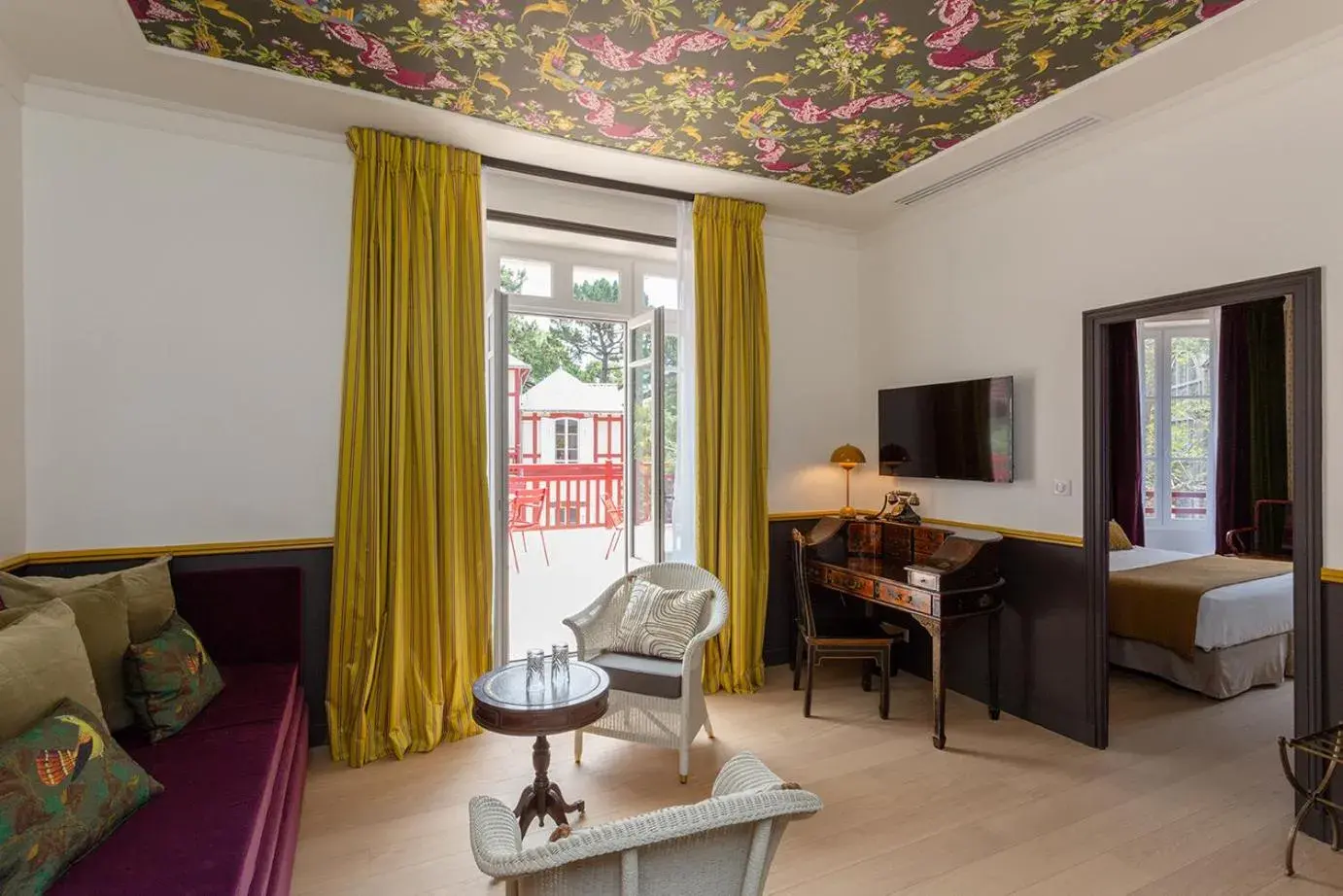 Suite with Terrace in Hôtel Le Saint Christophe Suite with Terrace in Hôtel Le Saint Christophe