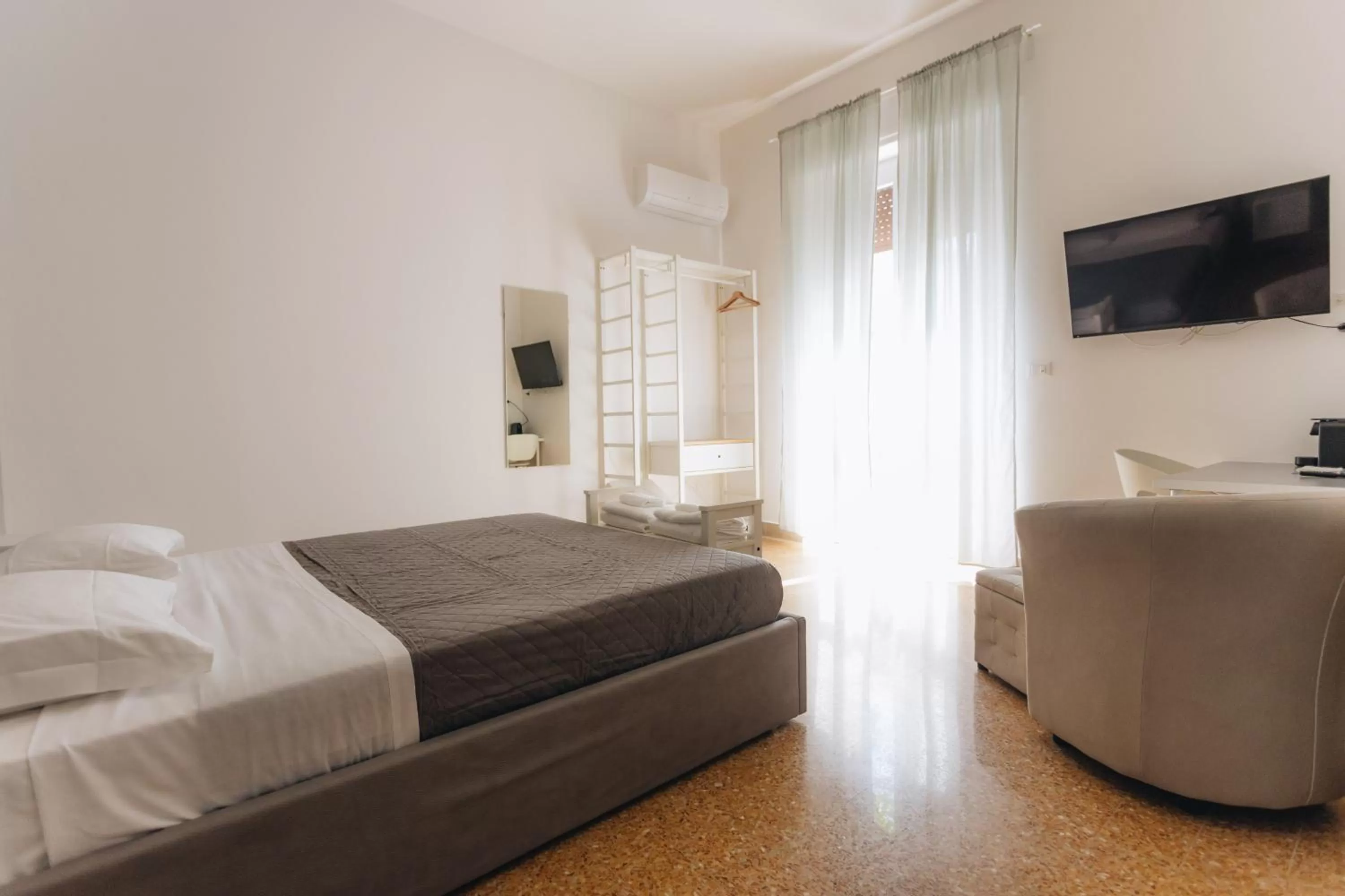 Bed in THE NEST - Luxury suites