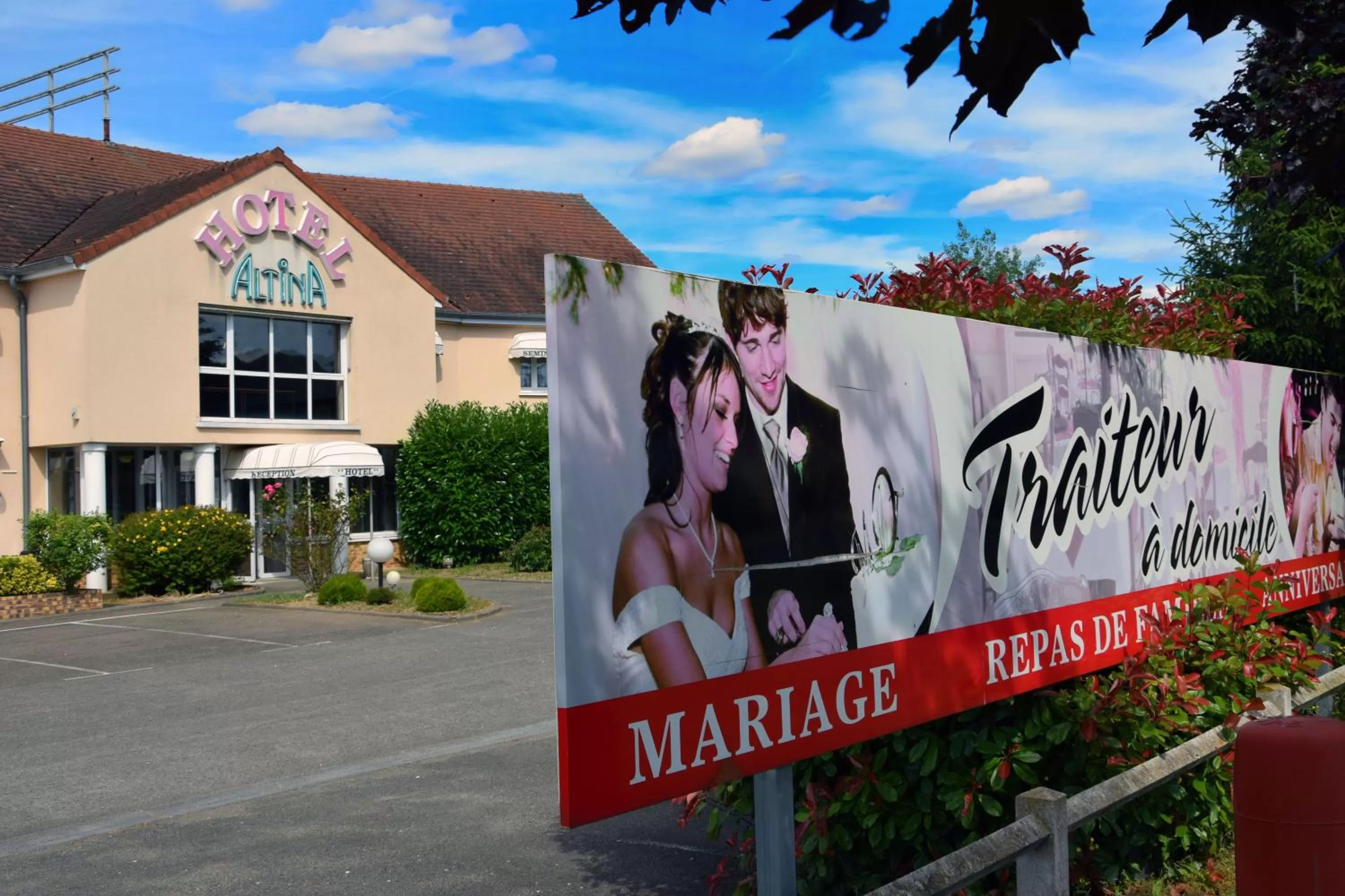 Facade/entrance in Logis Hotel Altina