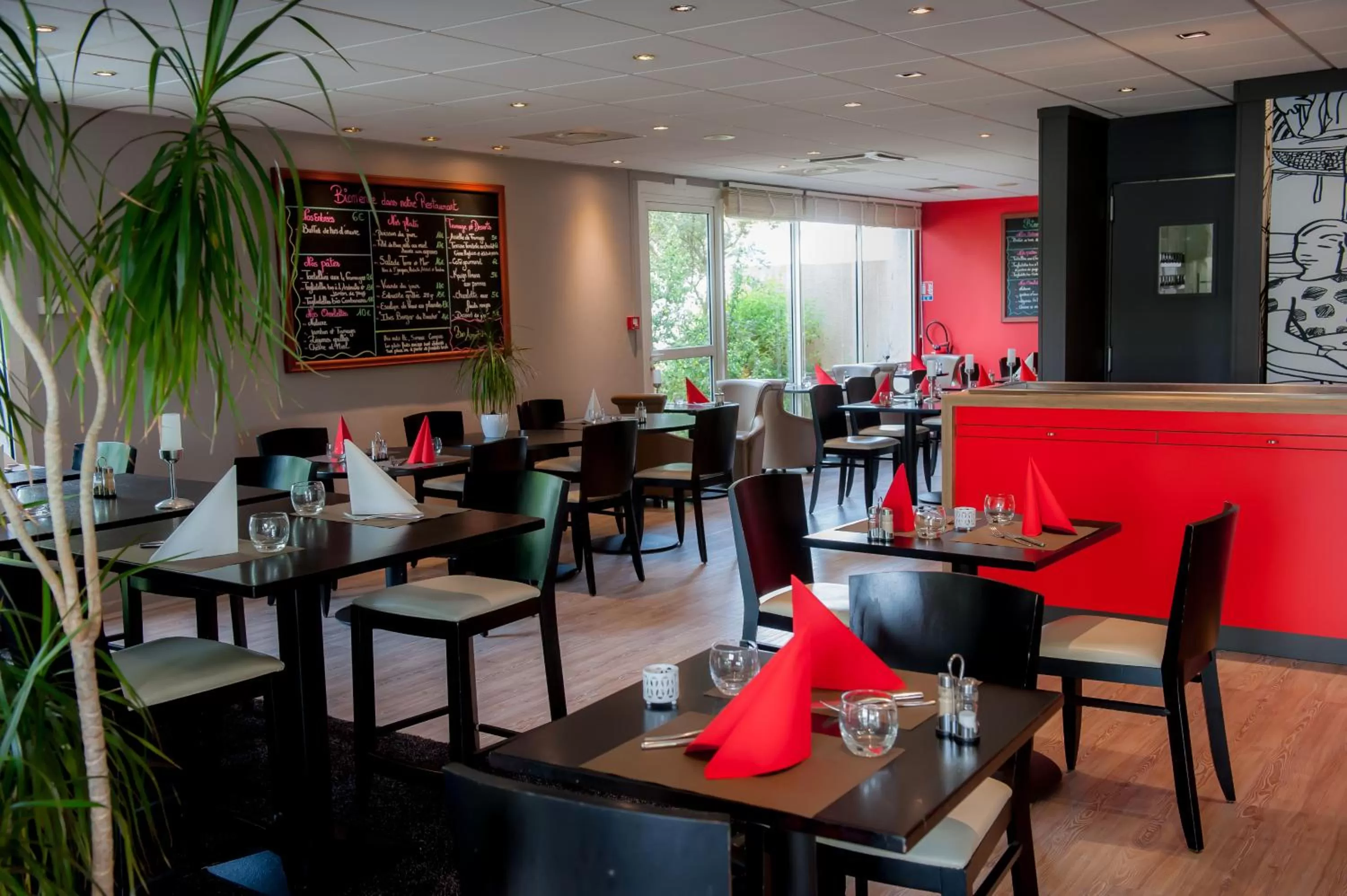 Restaurant/places to eat in ibis Vannes