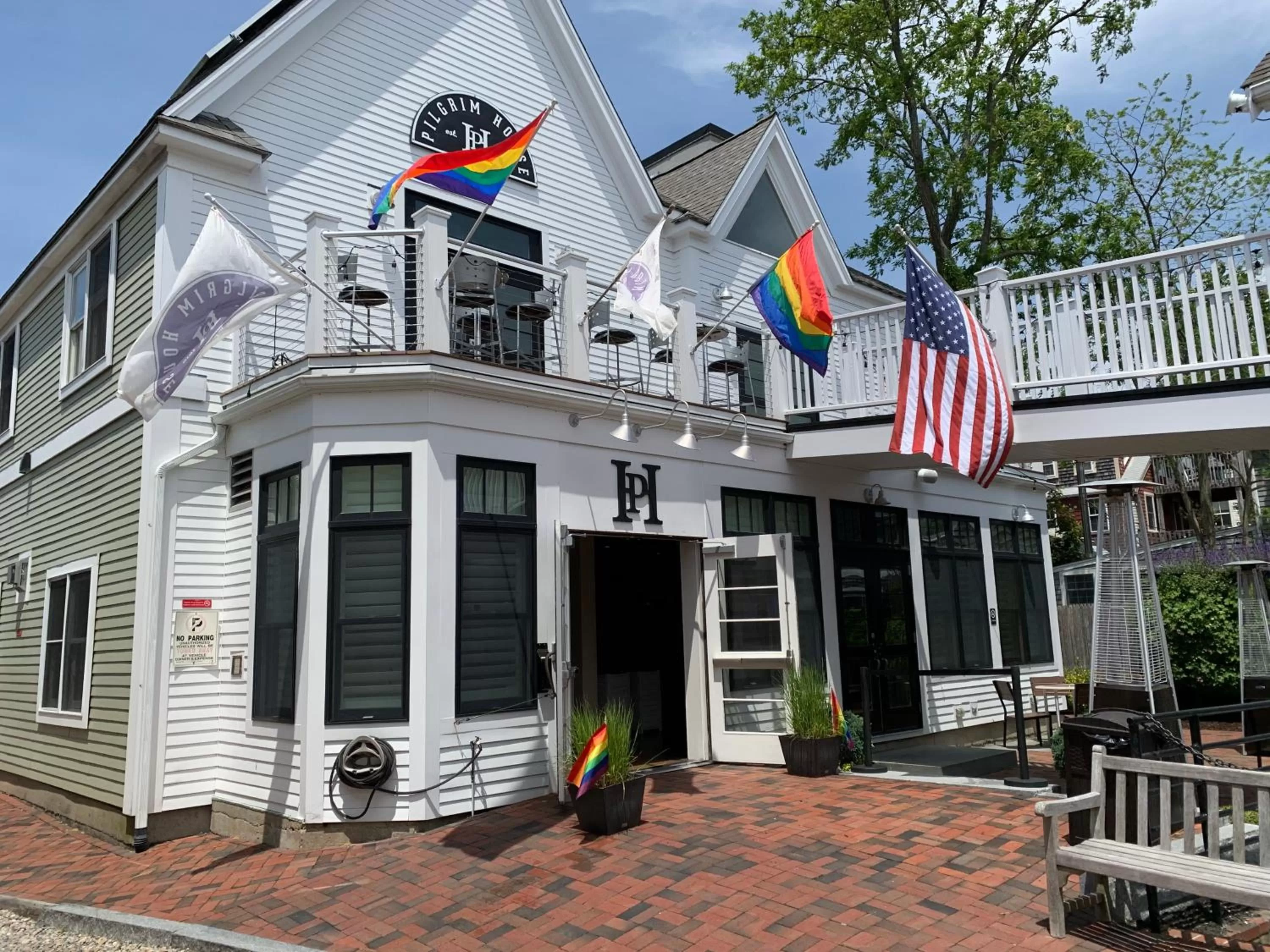 Facade/entrance in Pilgrim House