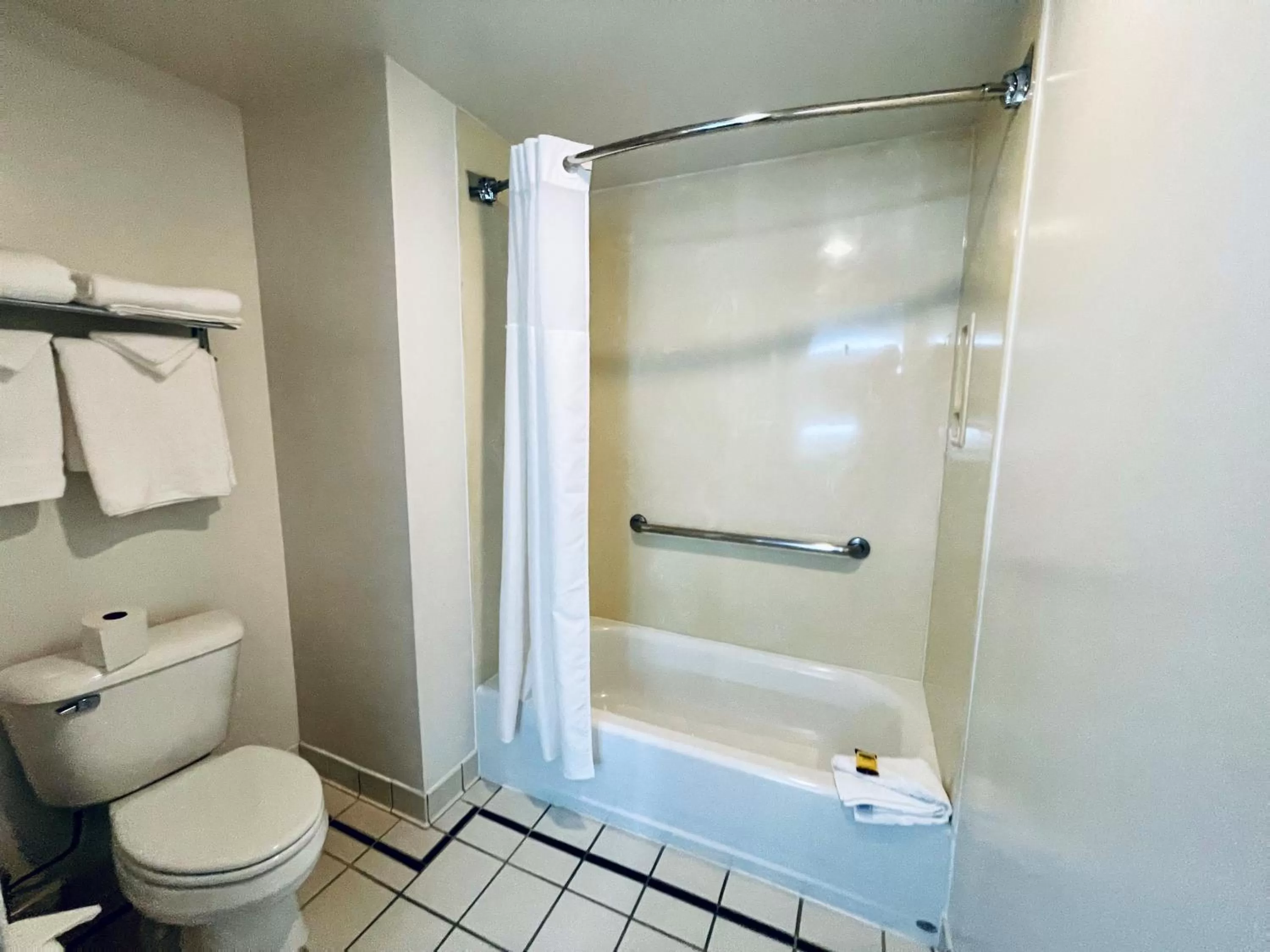 Superior Queen Room with Two Queen Beds in University Park Inn & Suites, an Ascend Collection Hotel