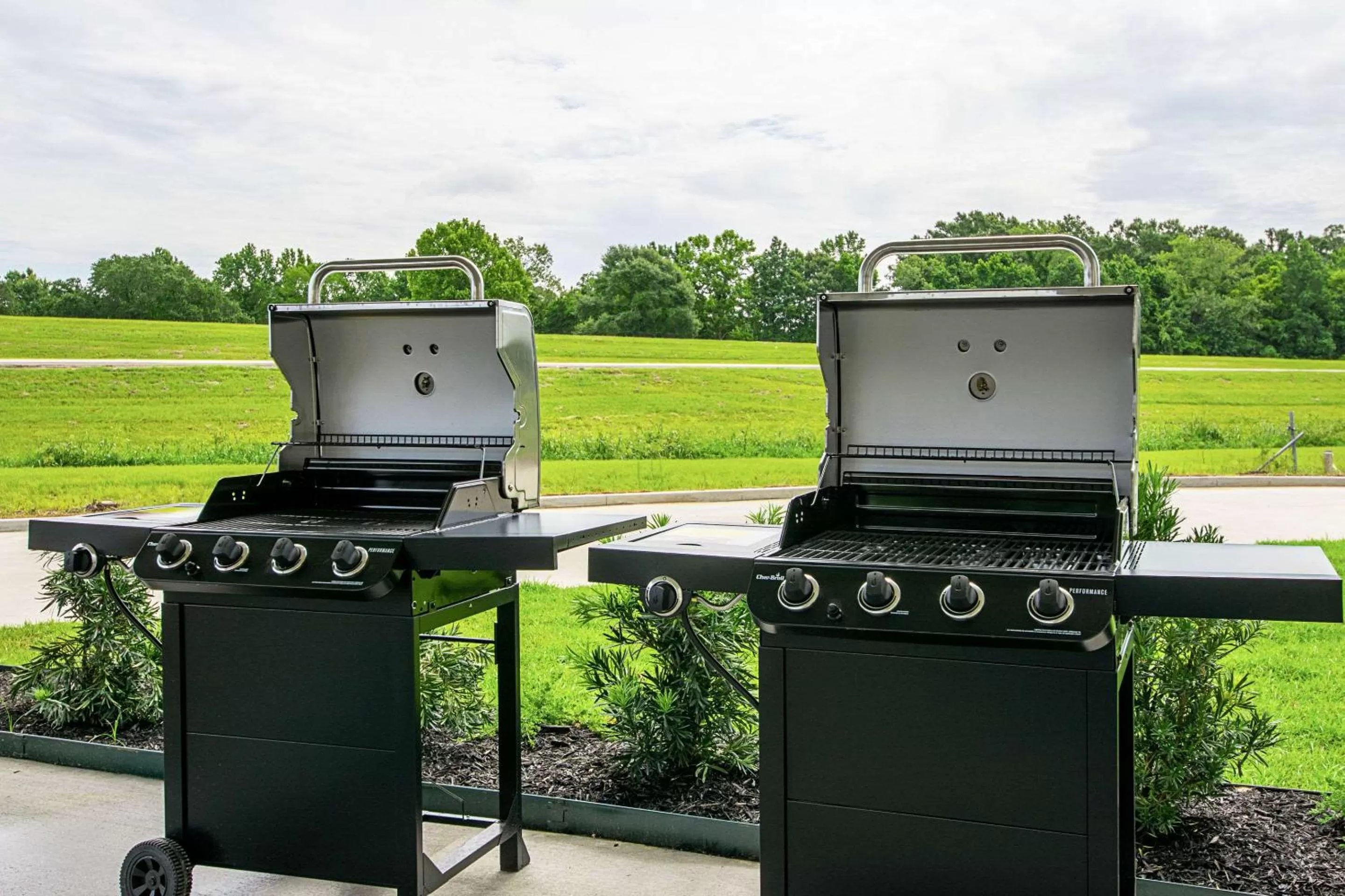 BBQ facilities in MainStay Suites Geismar - Gonzales