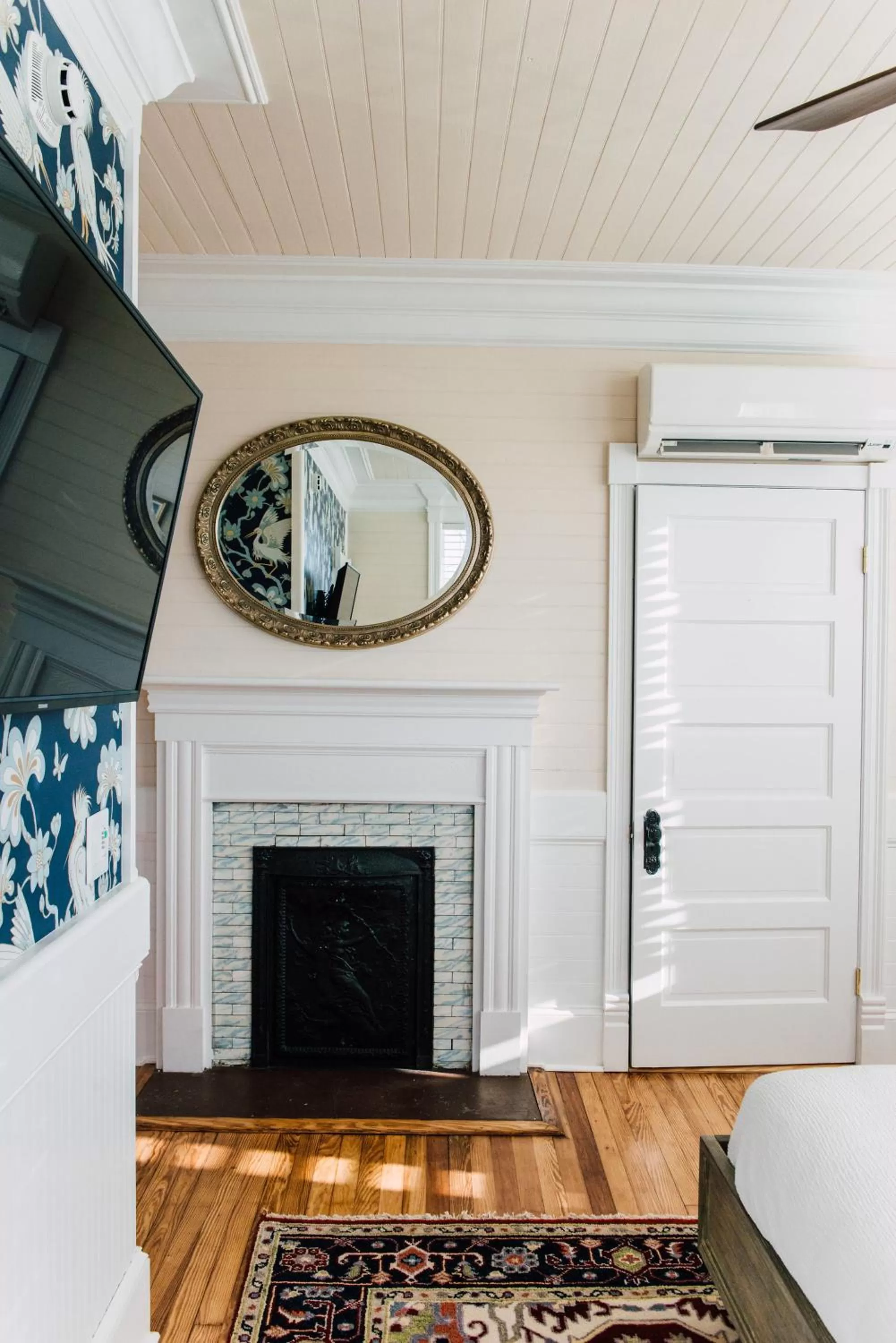 Bedroom in The Gibson Inn