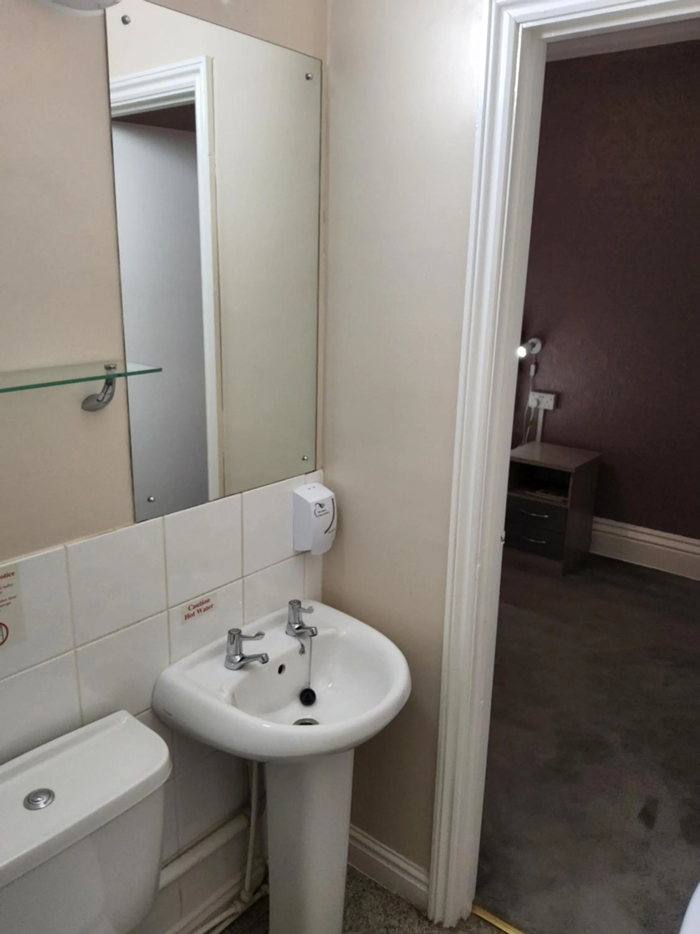 Bathroom in The Avenue Hotel