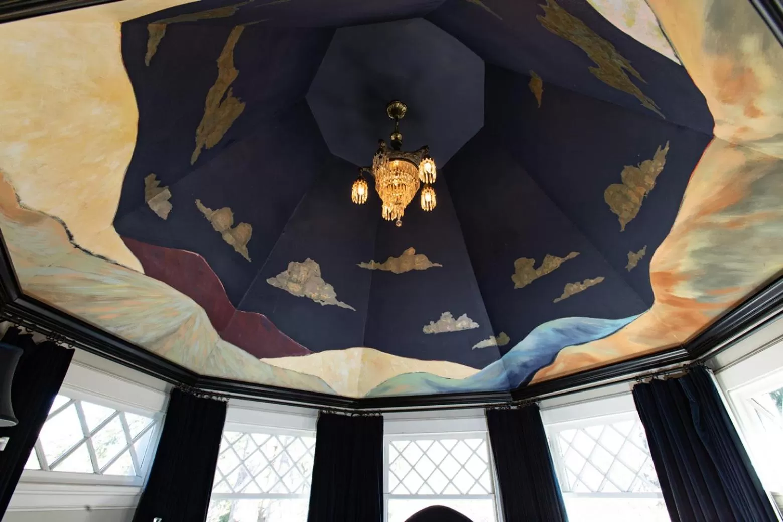 Decorative detail, Restaurant/Places to Eat in Black Walnut B&B Inn