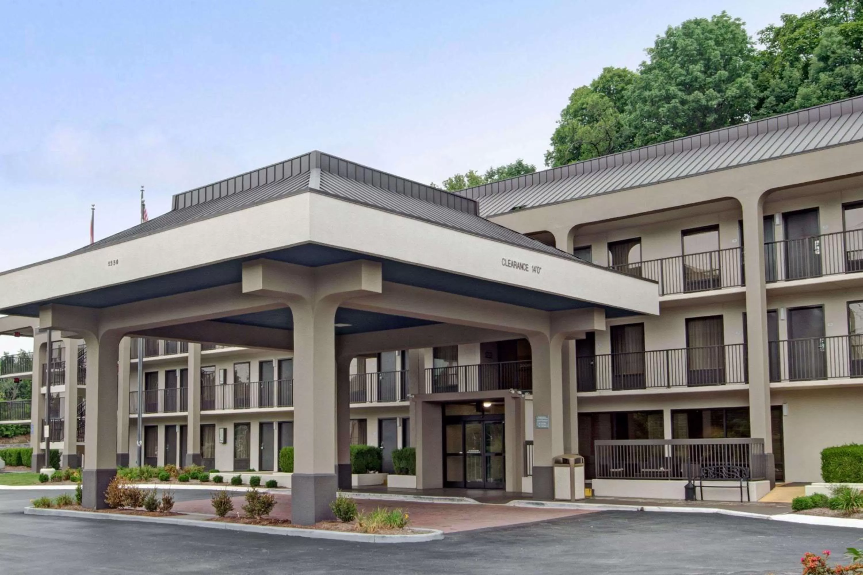 Property building in Baymont by Wyndham Nashville Airport