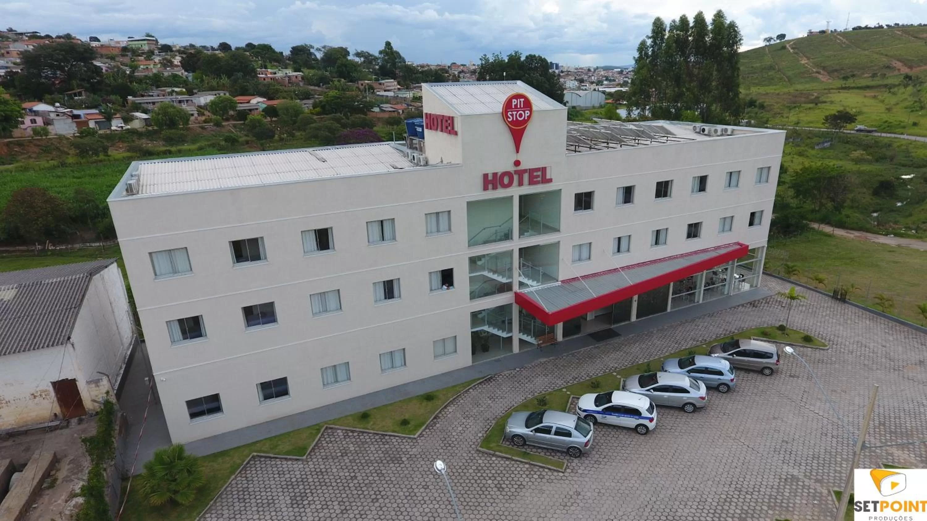 Property Building in Hotel Pit Stop Oliveira-MG