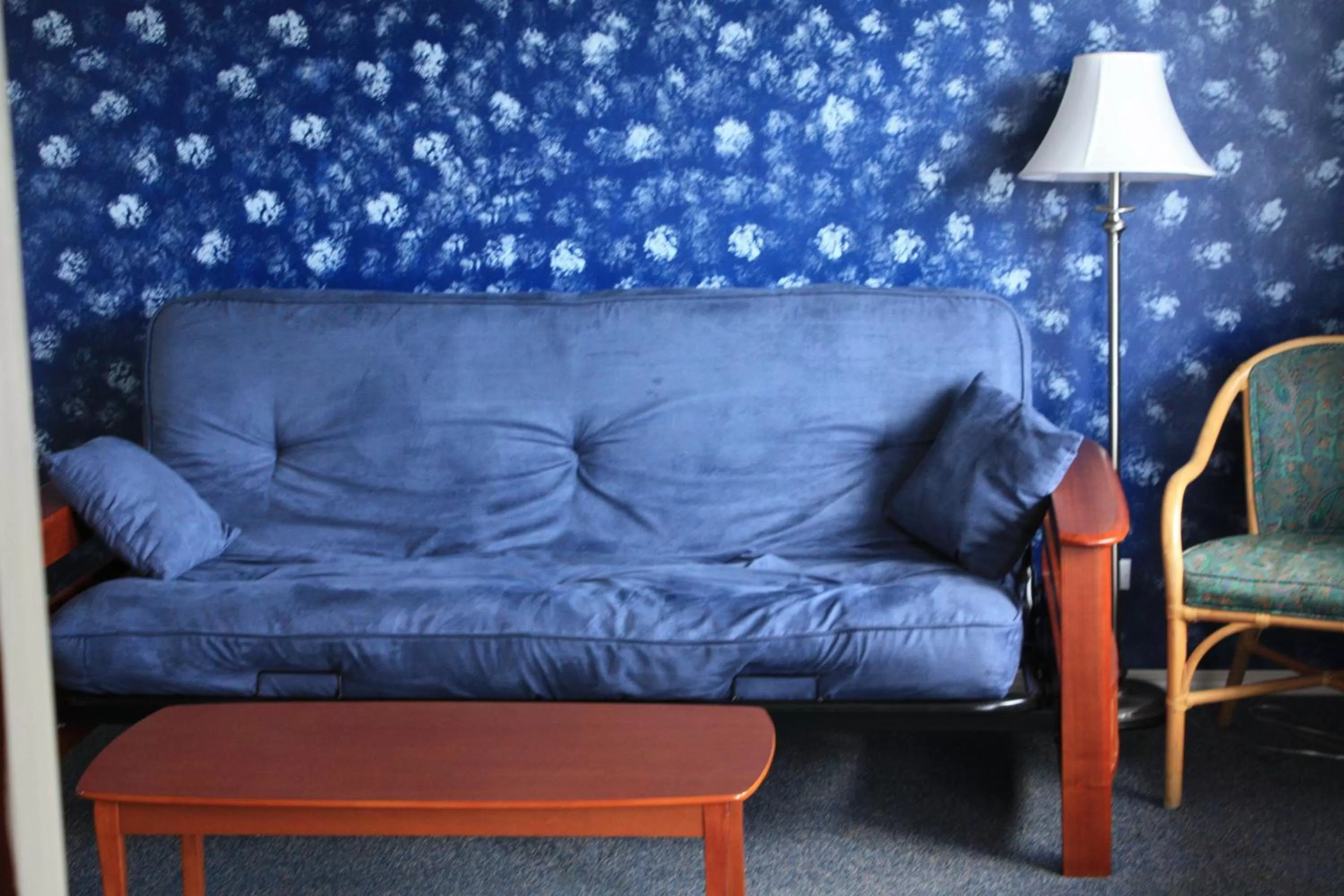 Living room, Seating Area in Sunny Beach Motel