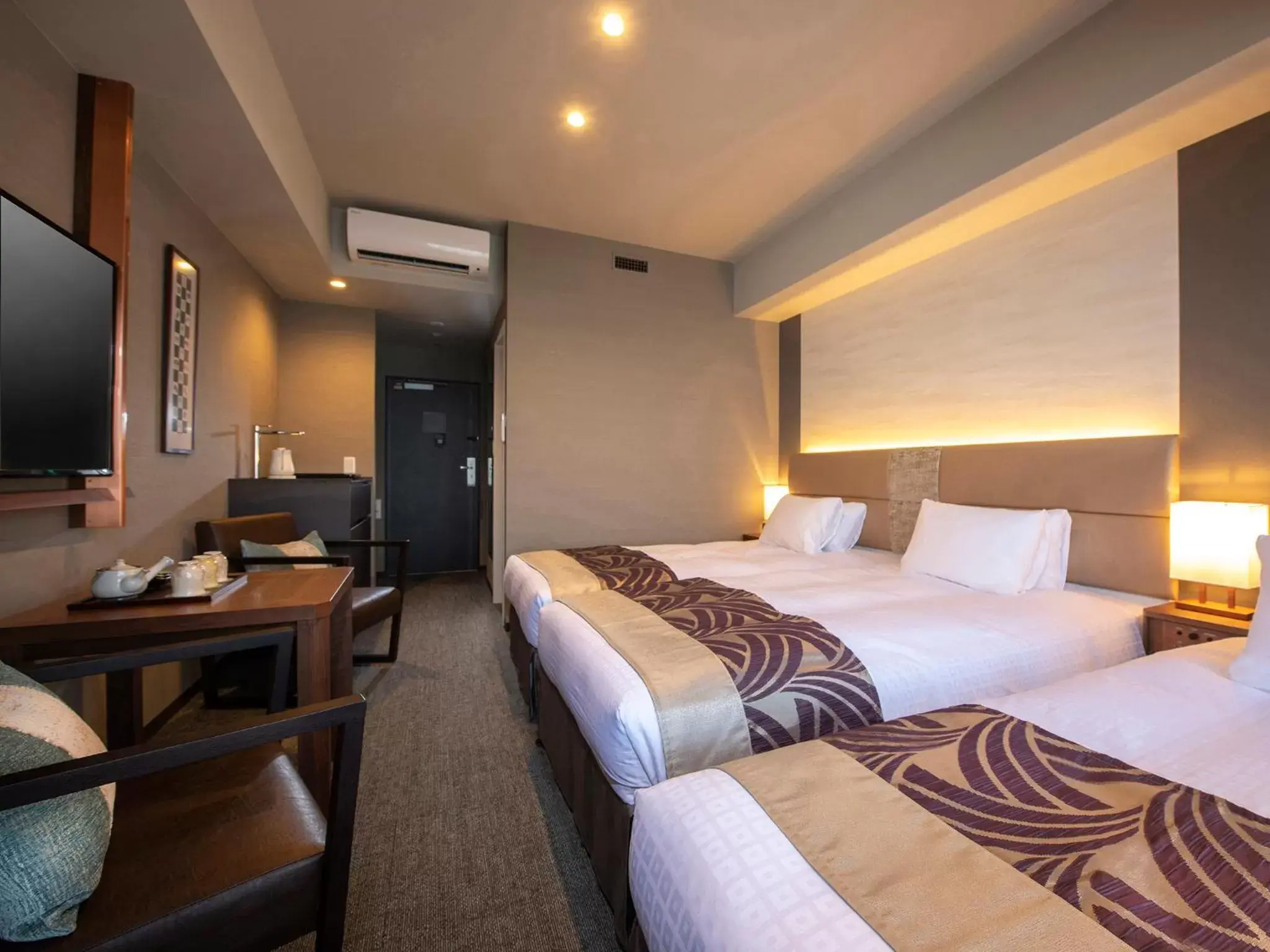 Deluxe Twin Room with Extra Bed and Washing Machine - Non-Smoking in Tokyu Stay Kyoto Sakaiza Shijo Kawaramachi Deluxe Twin Room with Extra Bed and Washing Machine - Non-Smoking in Tokyu Stay Kyoto Sakaiza Shijo Kawaramachi