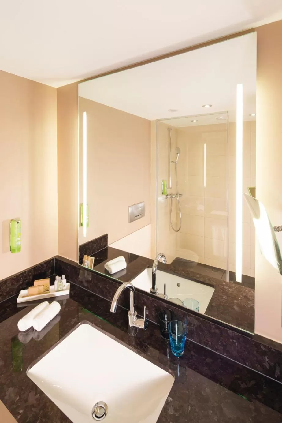 Bathroom in Mövenpick Hotel Geneva