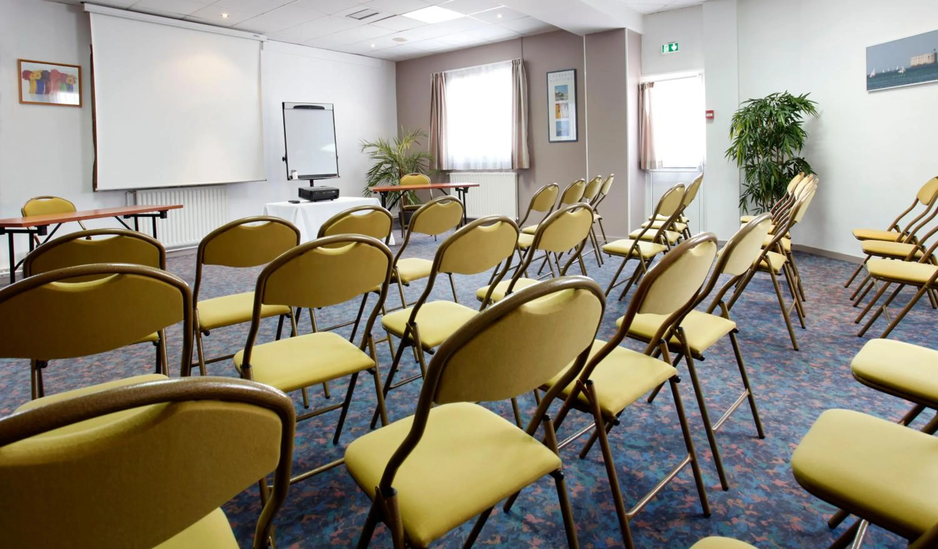 Meeting/conference room in Hôtel & Restaurant des Remparts