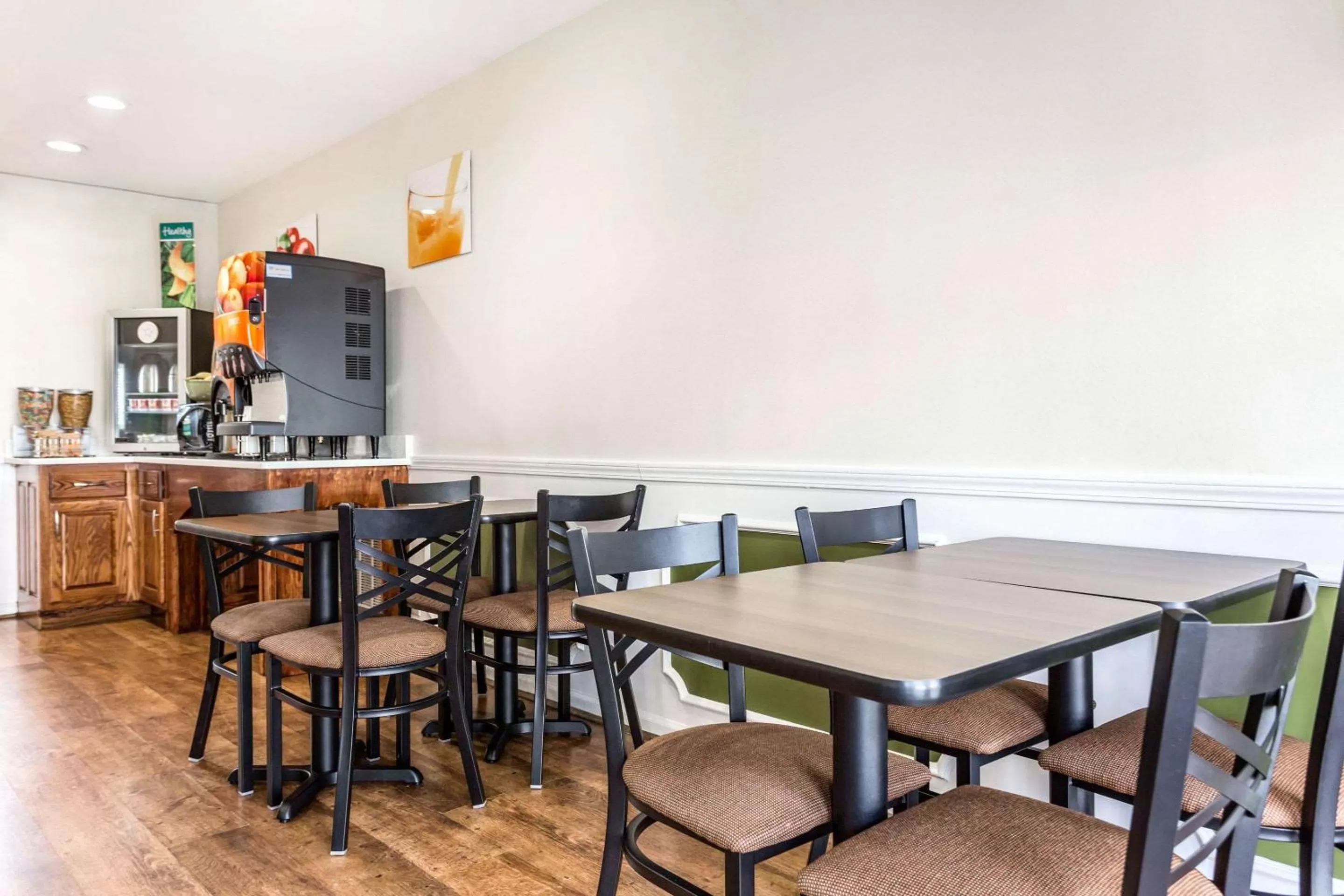 Restaurant/places to eat in Quality Inn Lancaster