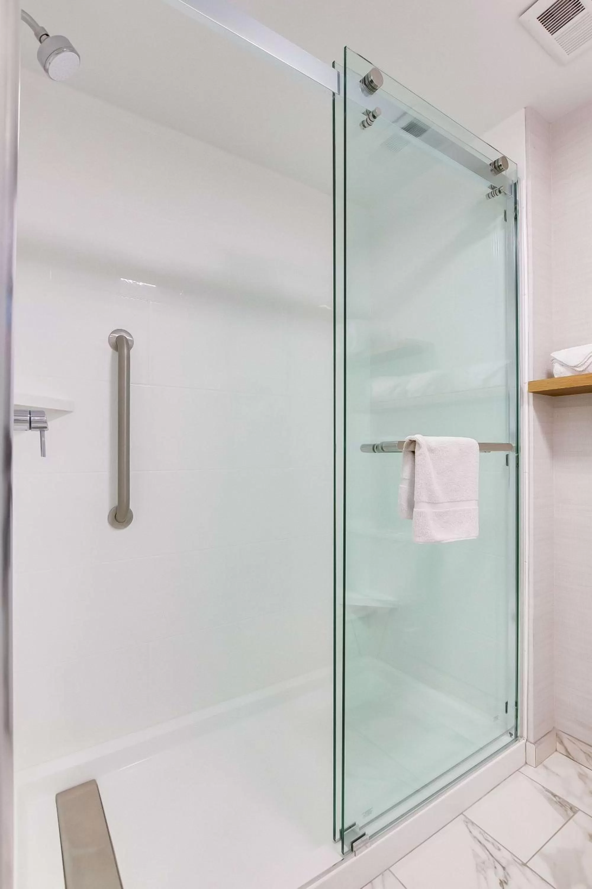 Bathroom in Homewood Suites by Hilton Louisville-East