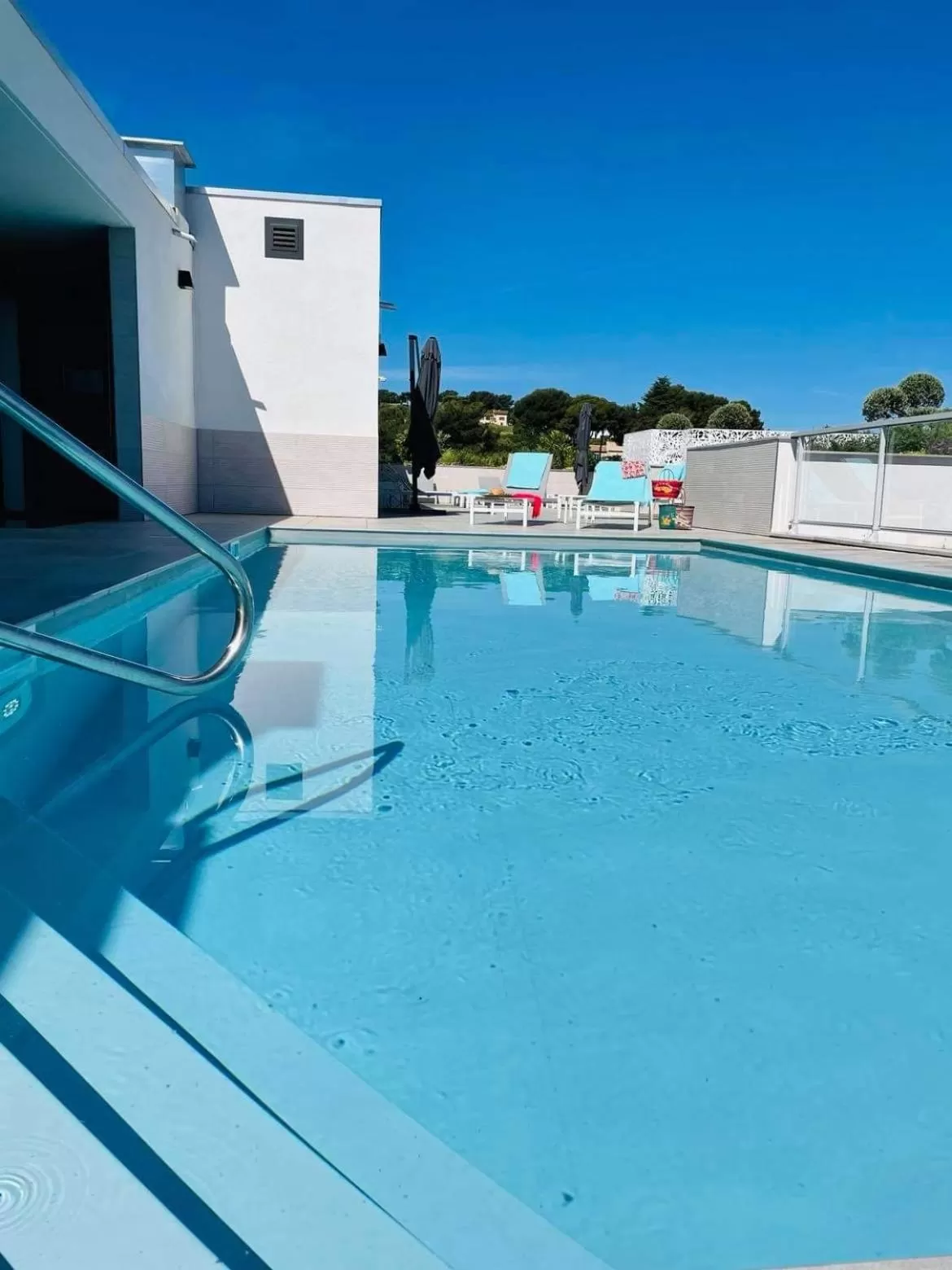 Swimming pool in Lagrange Apart'Hôtel Antibes Olympie