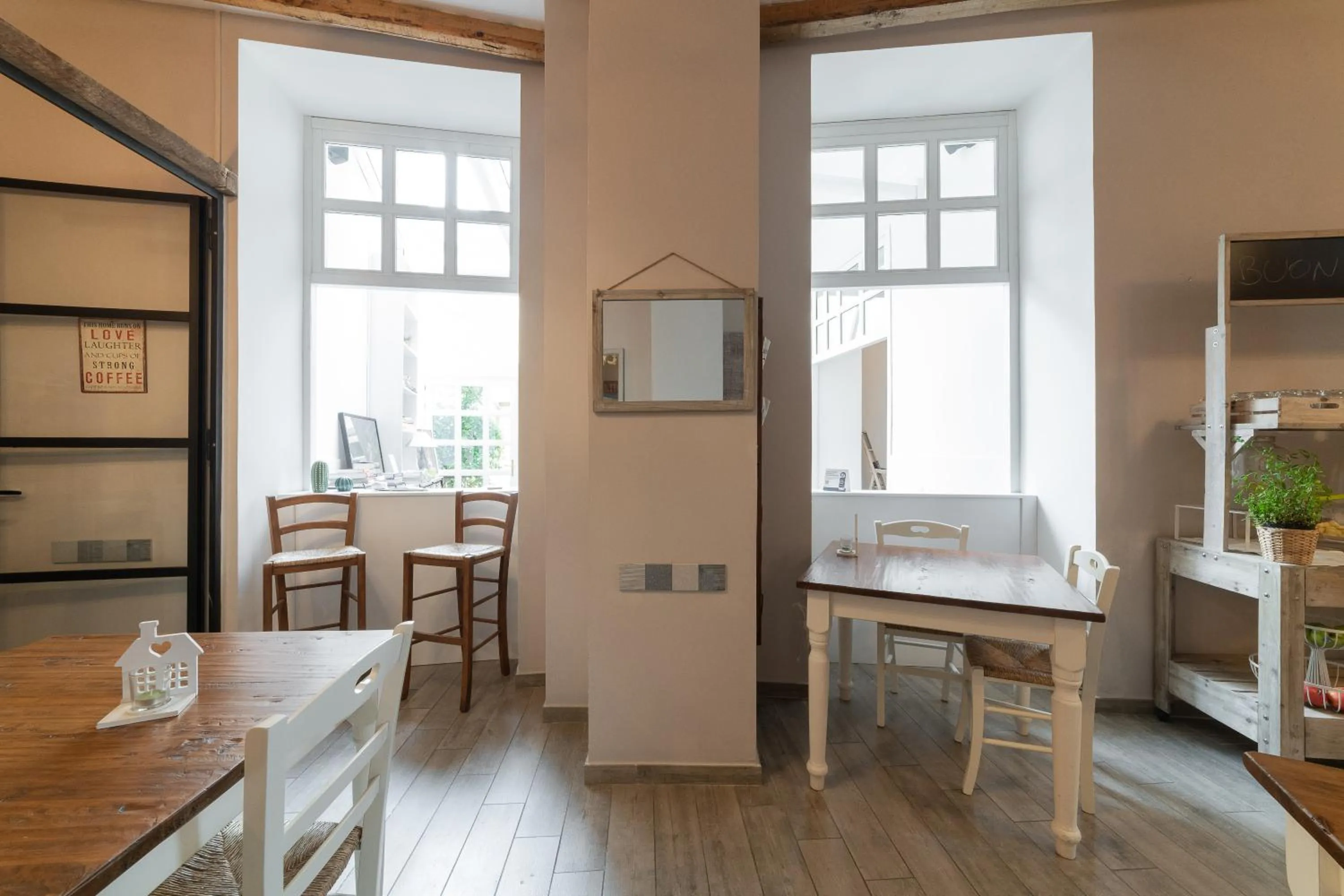 Restaurant/places to eat in Cas'E Charming House