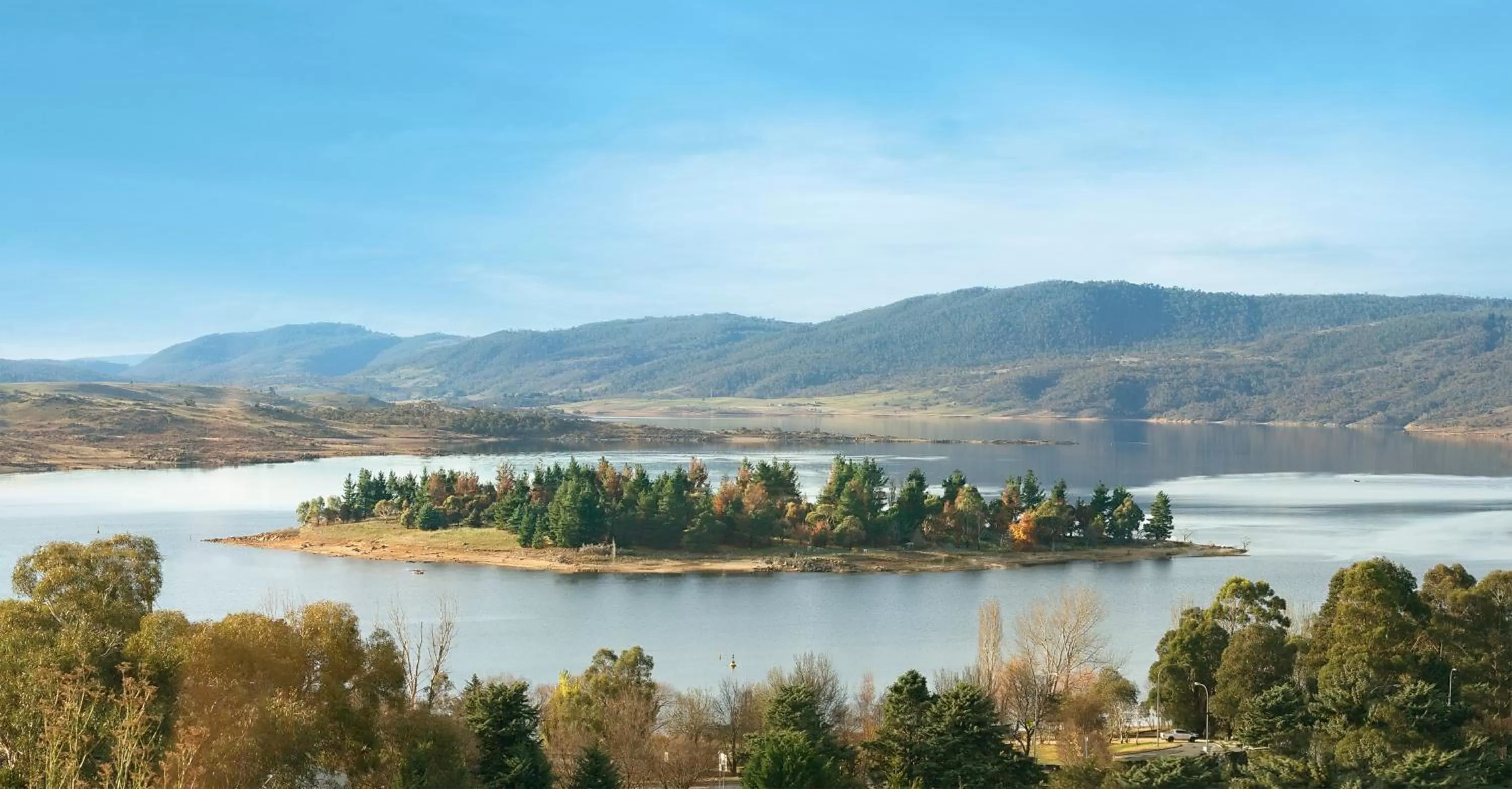 Lake view in Alpine Resort Motel