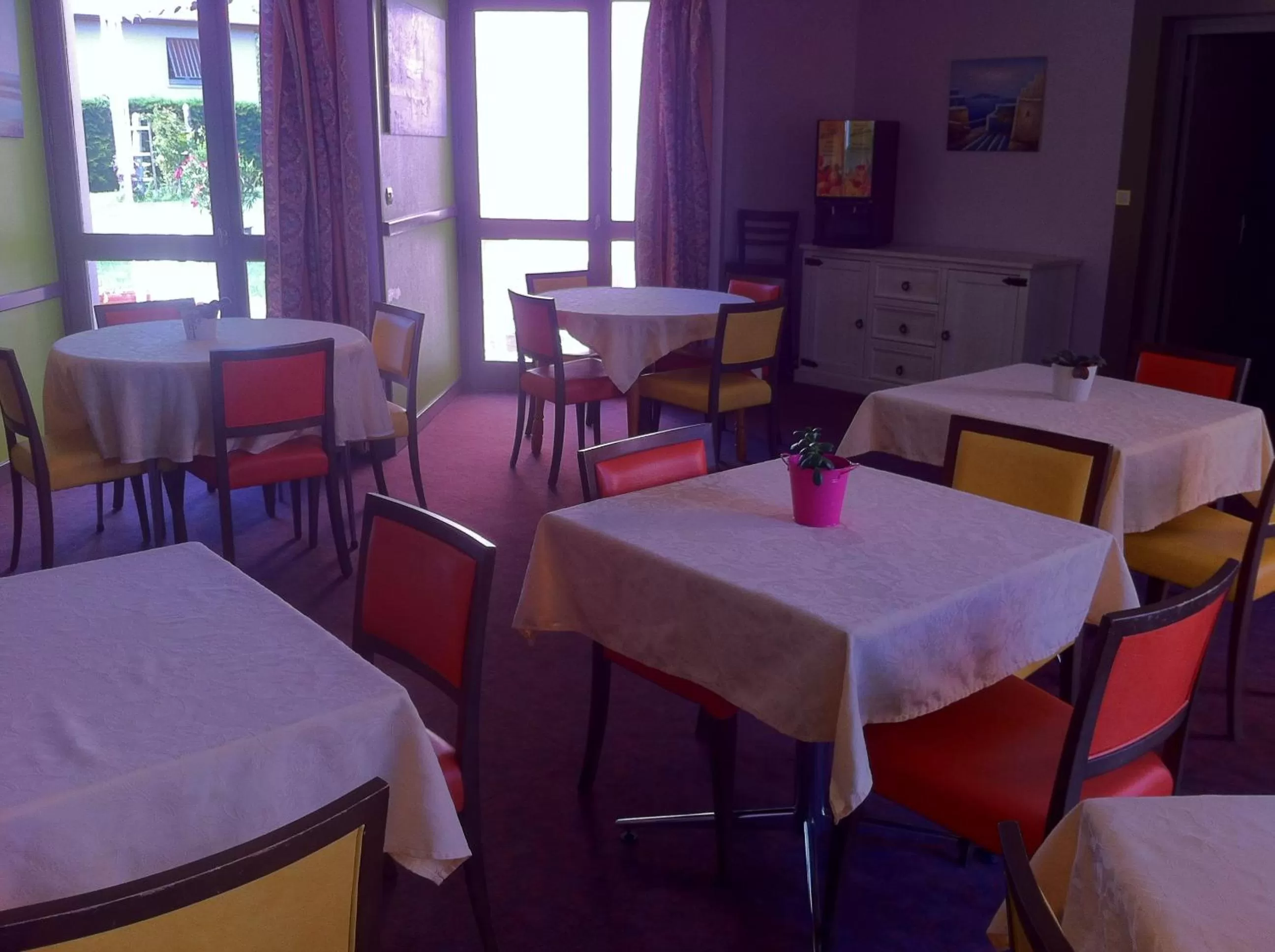 Restaurant/Places to Eat in Les Jardins du Forez