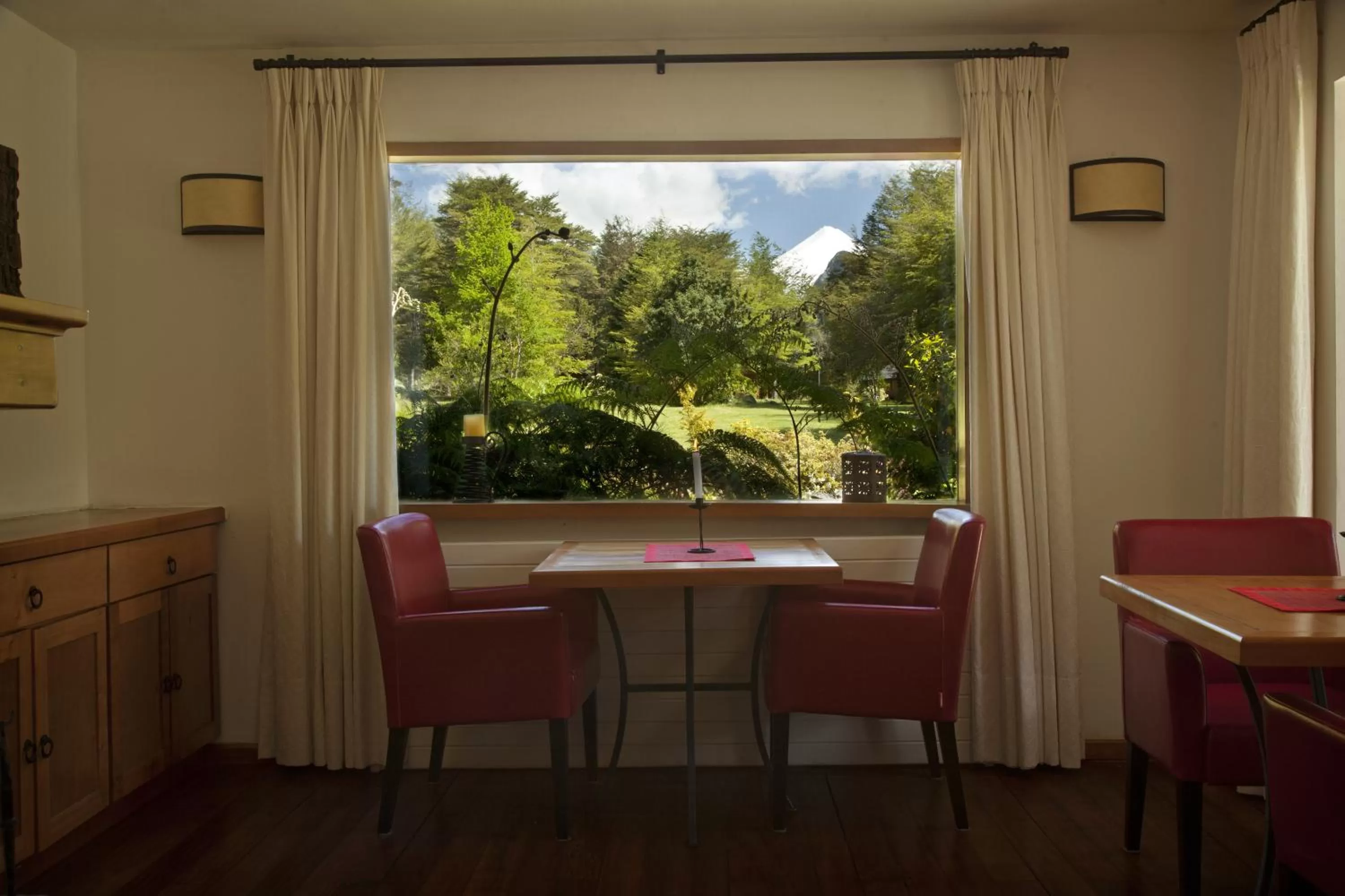 Restaurant/places to eat in Hotel Posada del Río - Parque Metreñehue