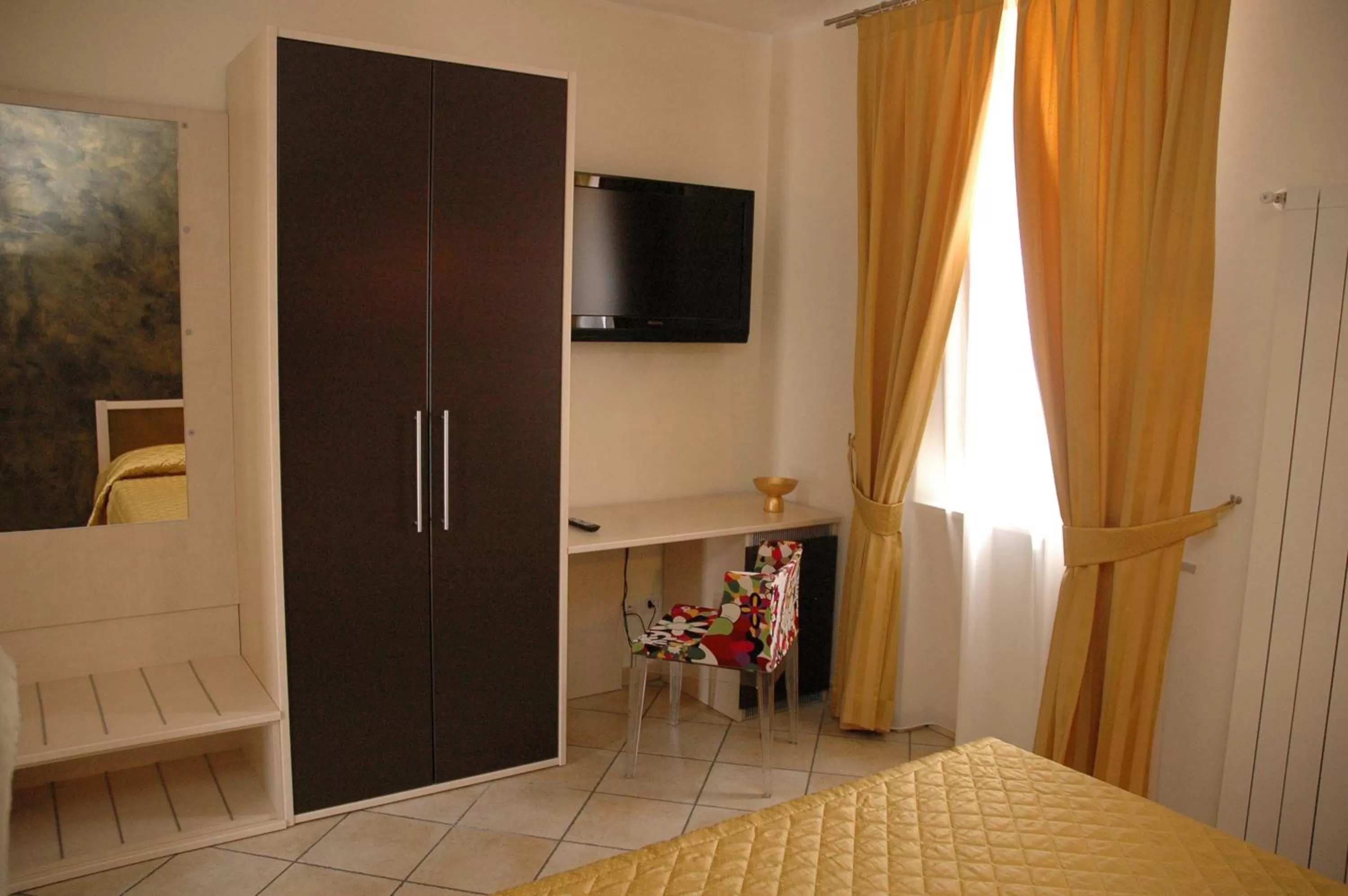 Decorative detail, TV/Entertainment Center in Residenza Glave