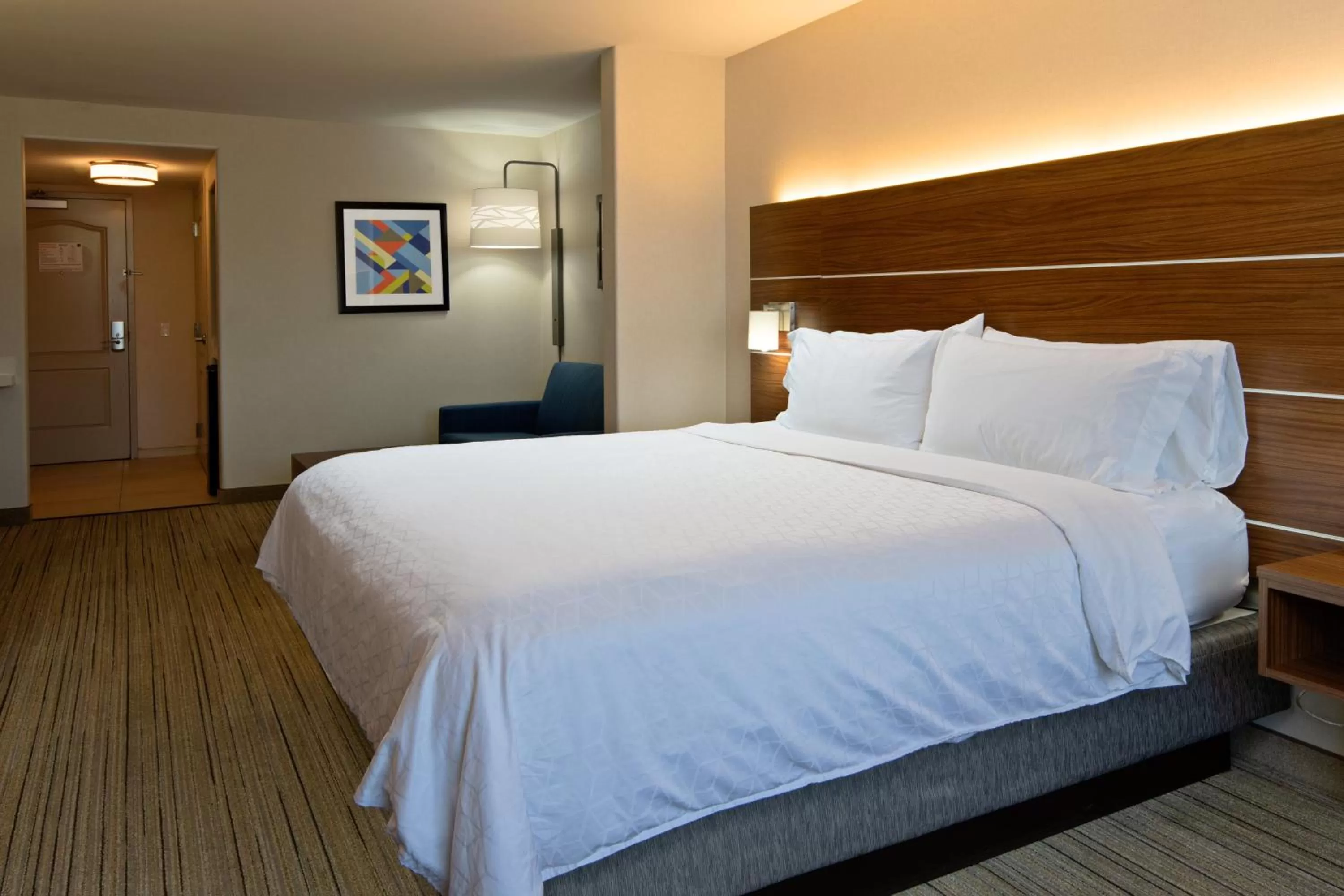 Photo of the whole room, Bed in Holiday Inn Express Fresno South by IHG
