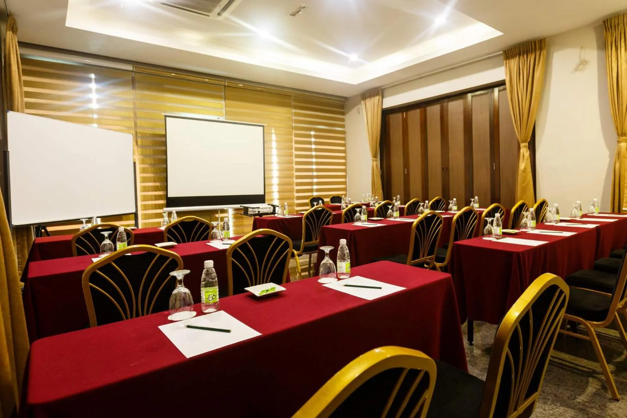 Banquet/Function facilities in 56 Hotel
