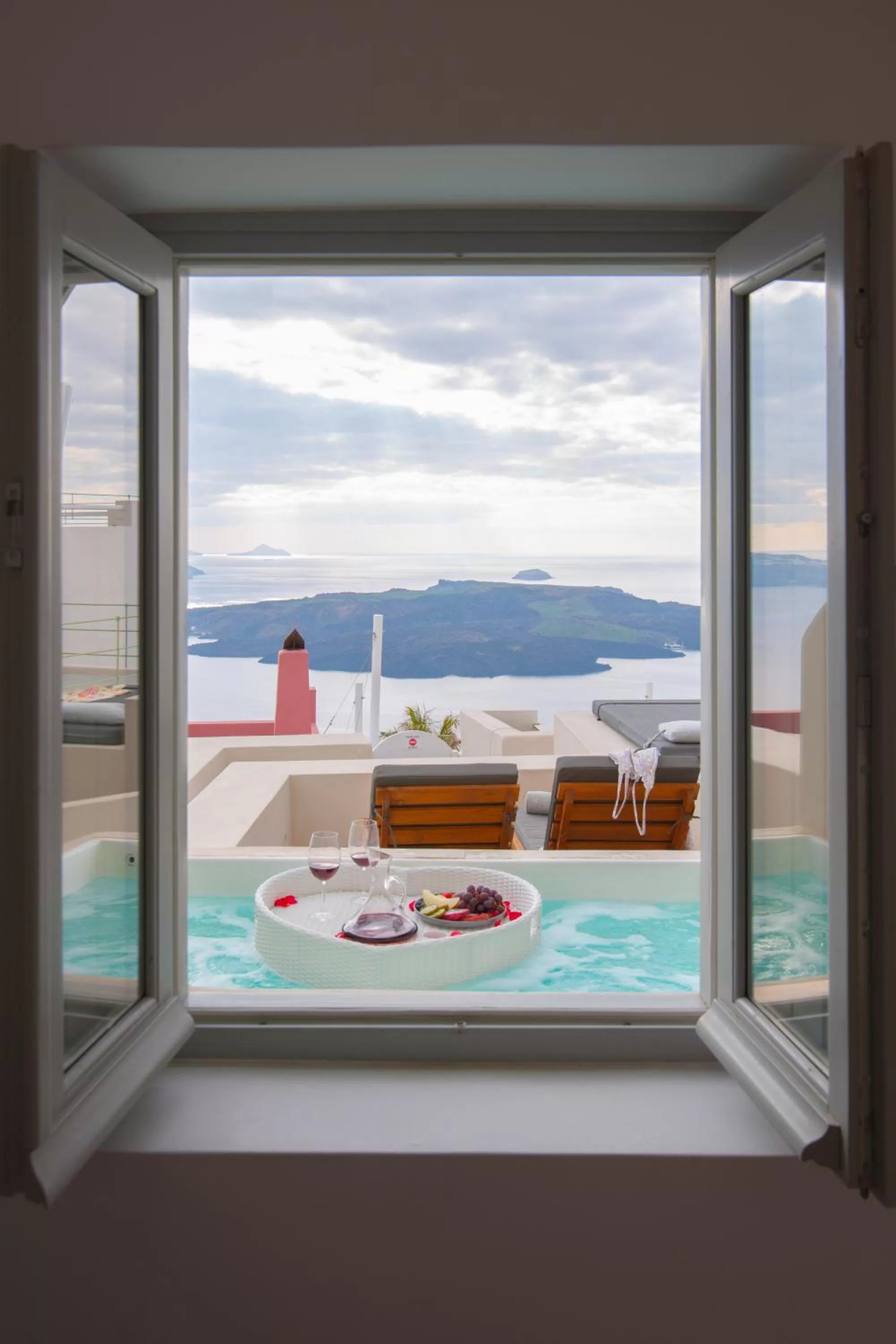 Caldera Cliff Illusion