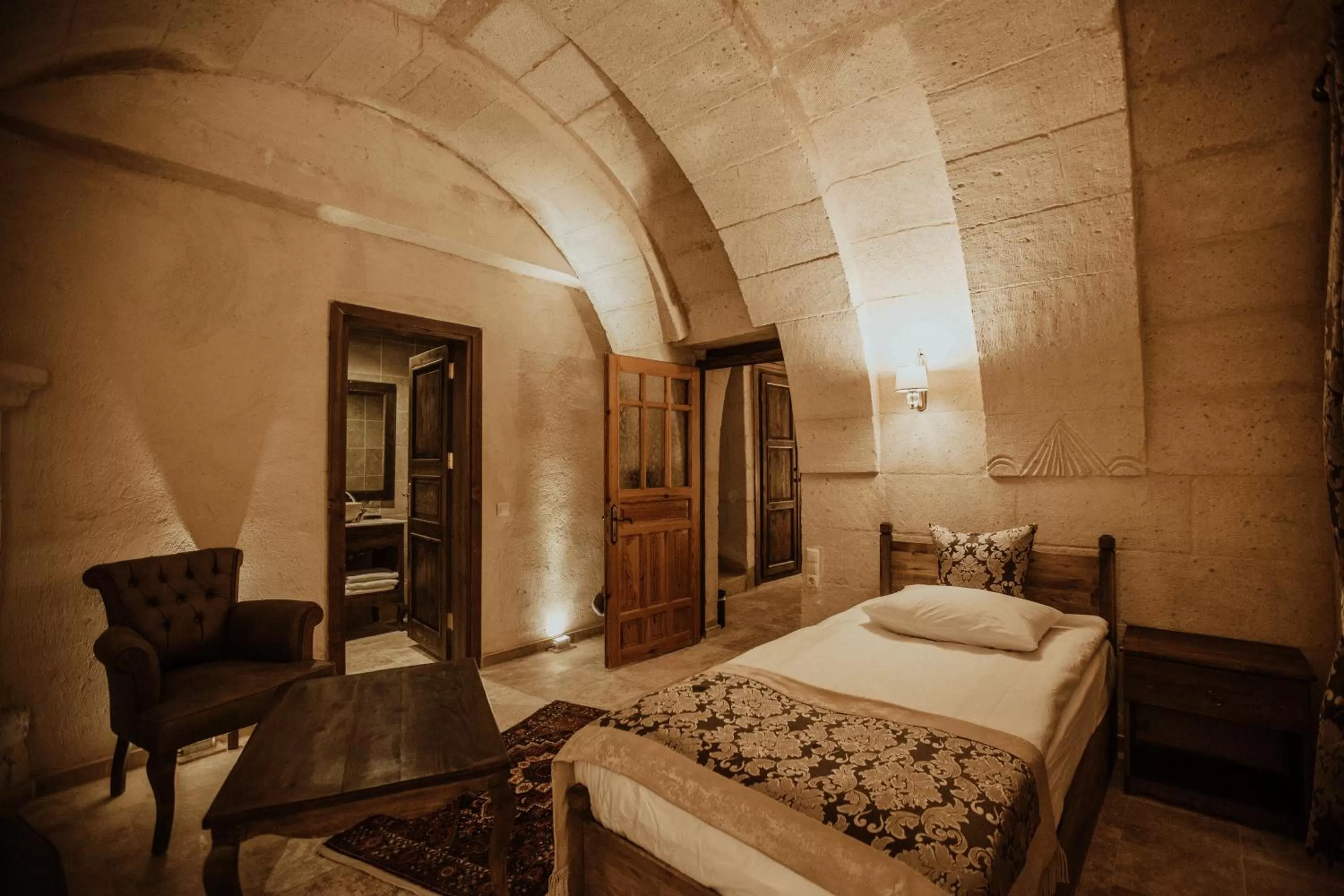 Bed in Kismet Cave Mansion
