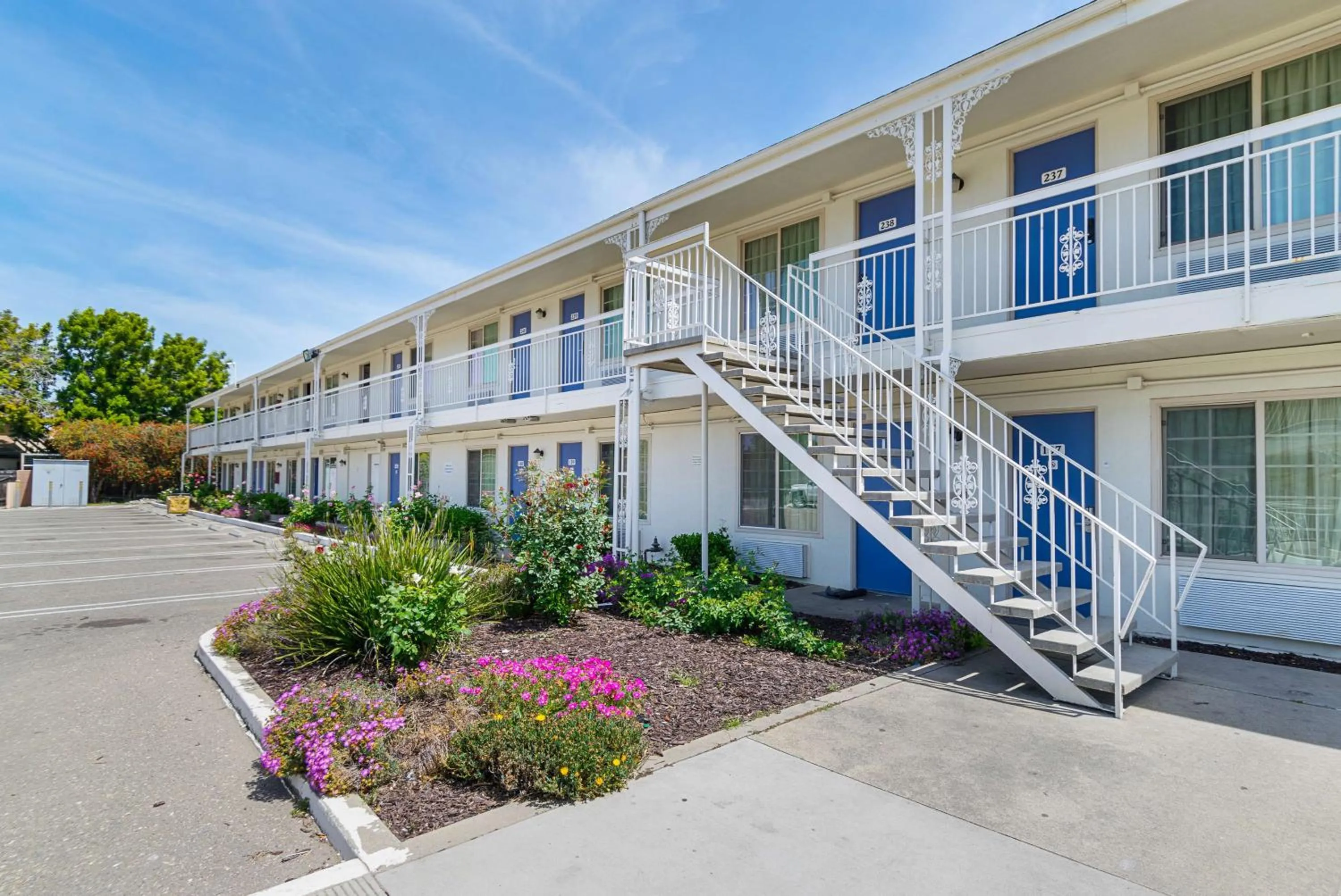 Property building in Motel 6-Santa Maria, CA - South