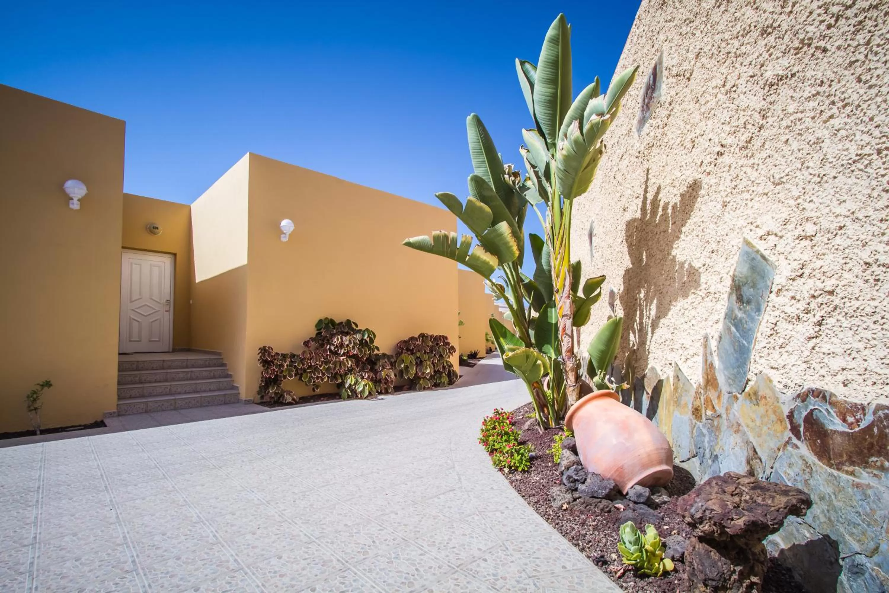 Garden in Hotel Esmeralda Maris by LIVVO