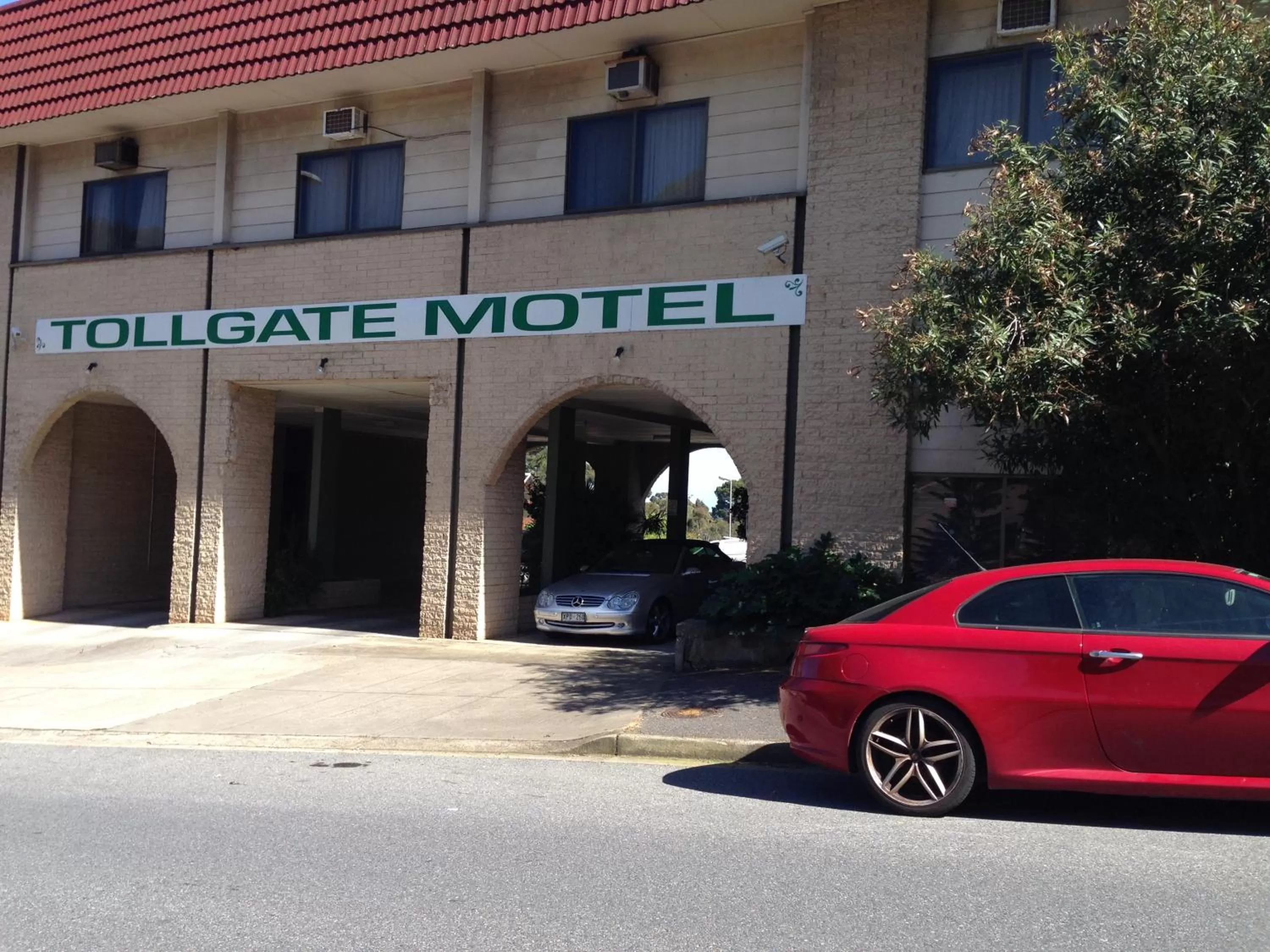Facade/entrance in Tollgate Motel